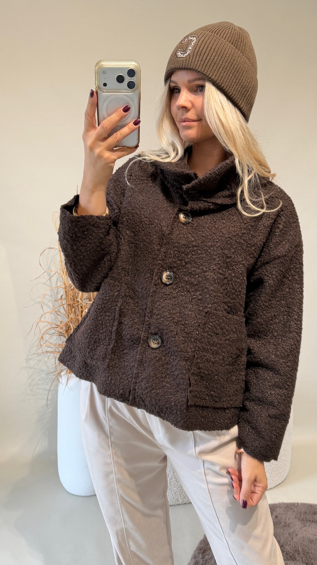 Jacke in Schokobraun mit Kragen und großen Taschen