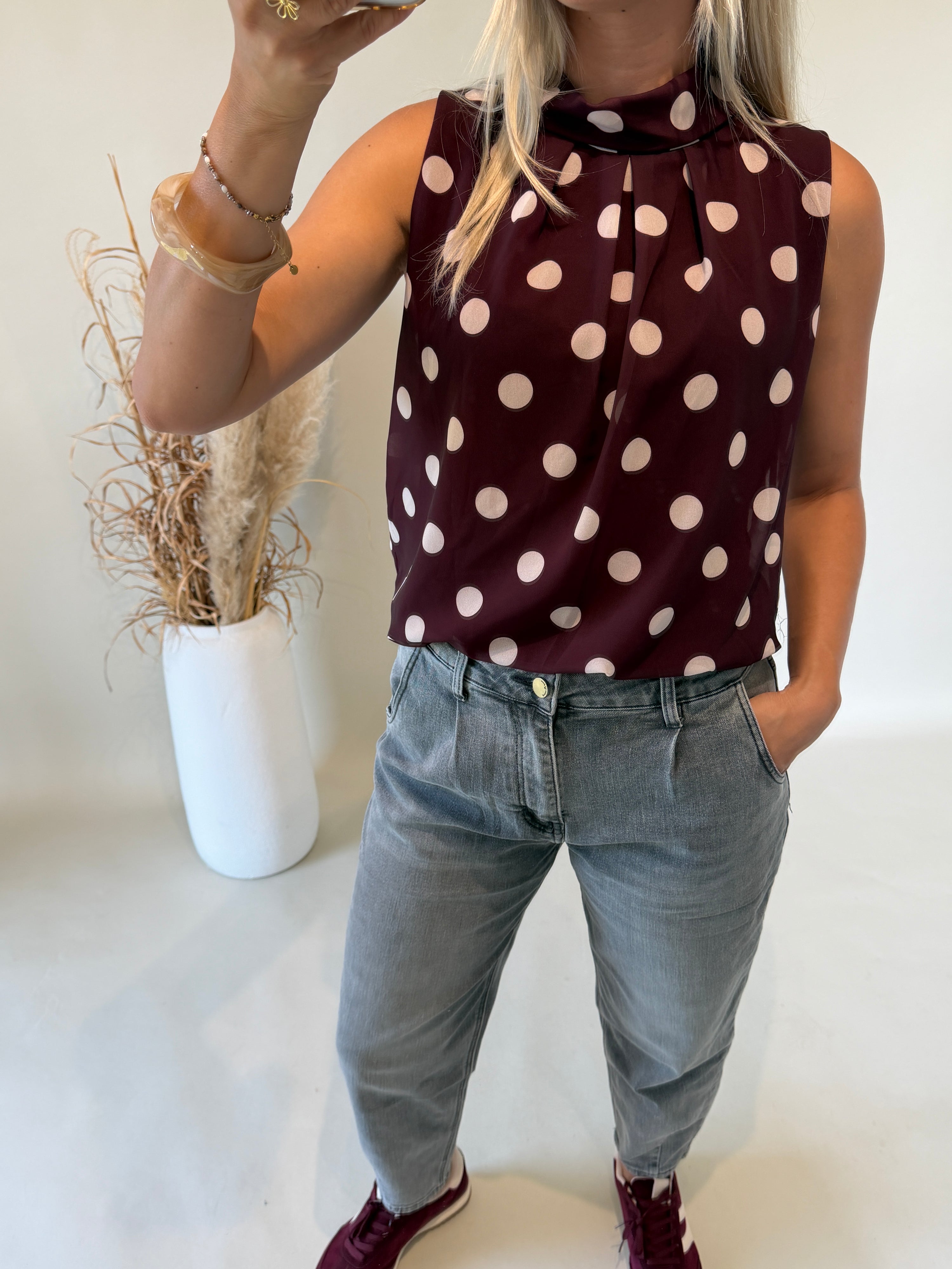 Bluse in Burgundy mit Punkten