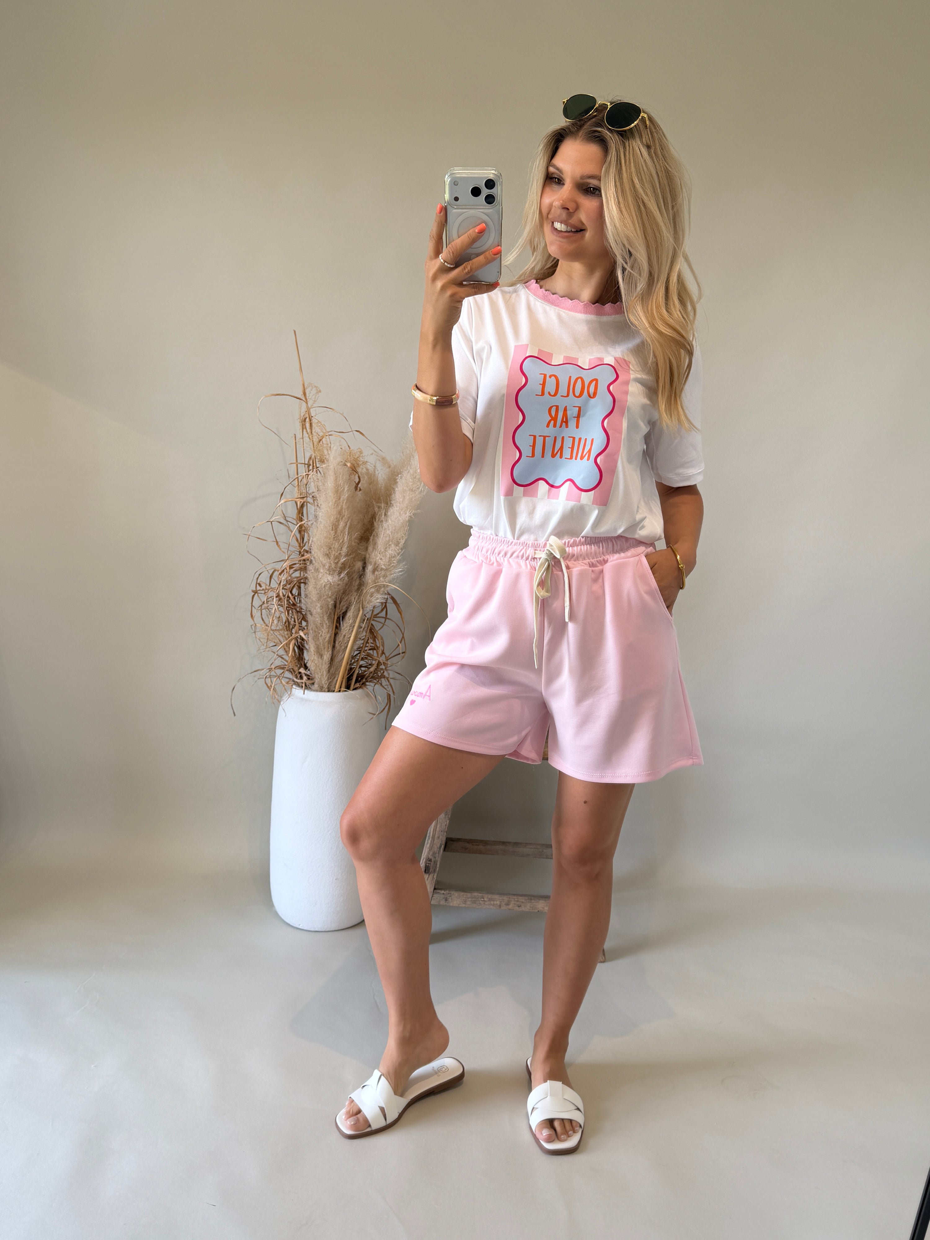 T - Shirt in Weiß mit Rosa Aufdruck ( Strickeinsatz am Hals )