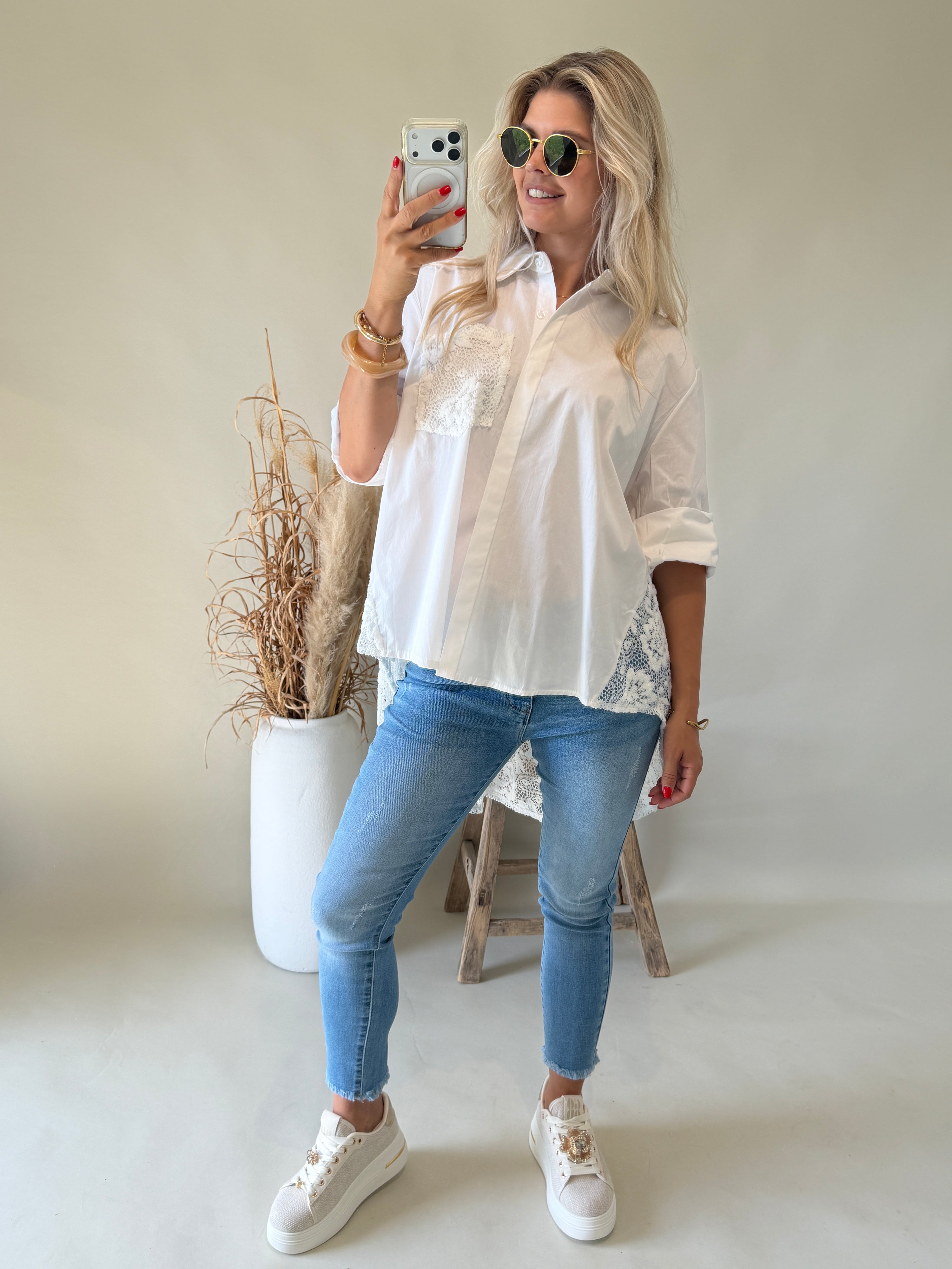 Bluse in Weiß mit Spitze