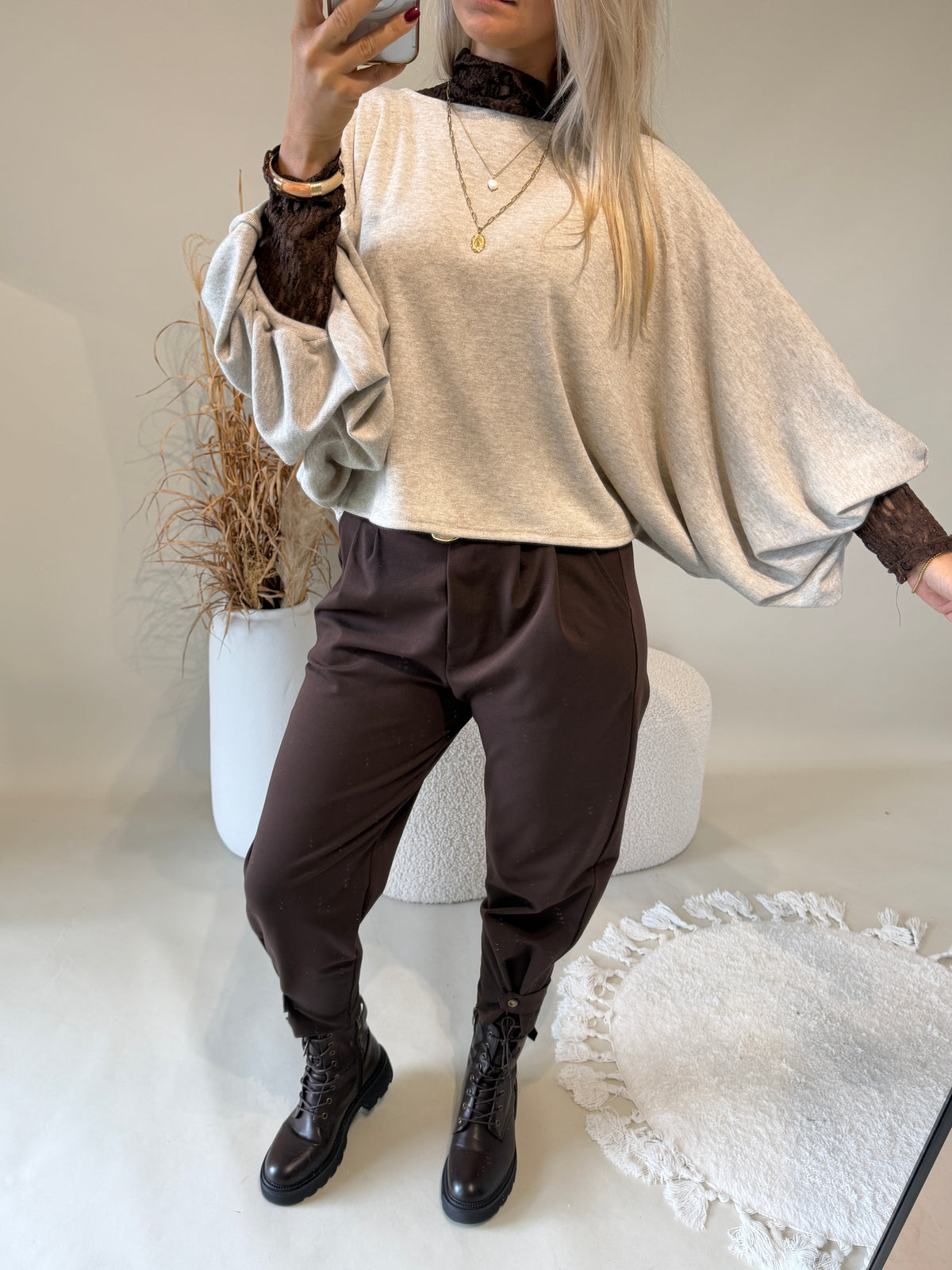 Pullover in Sand  mit  weitem Arm