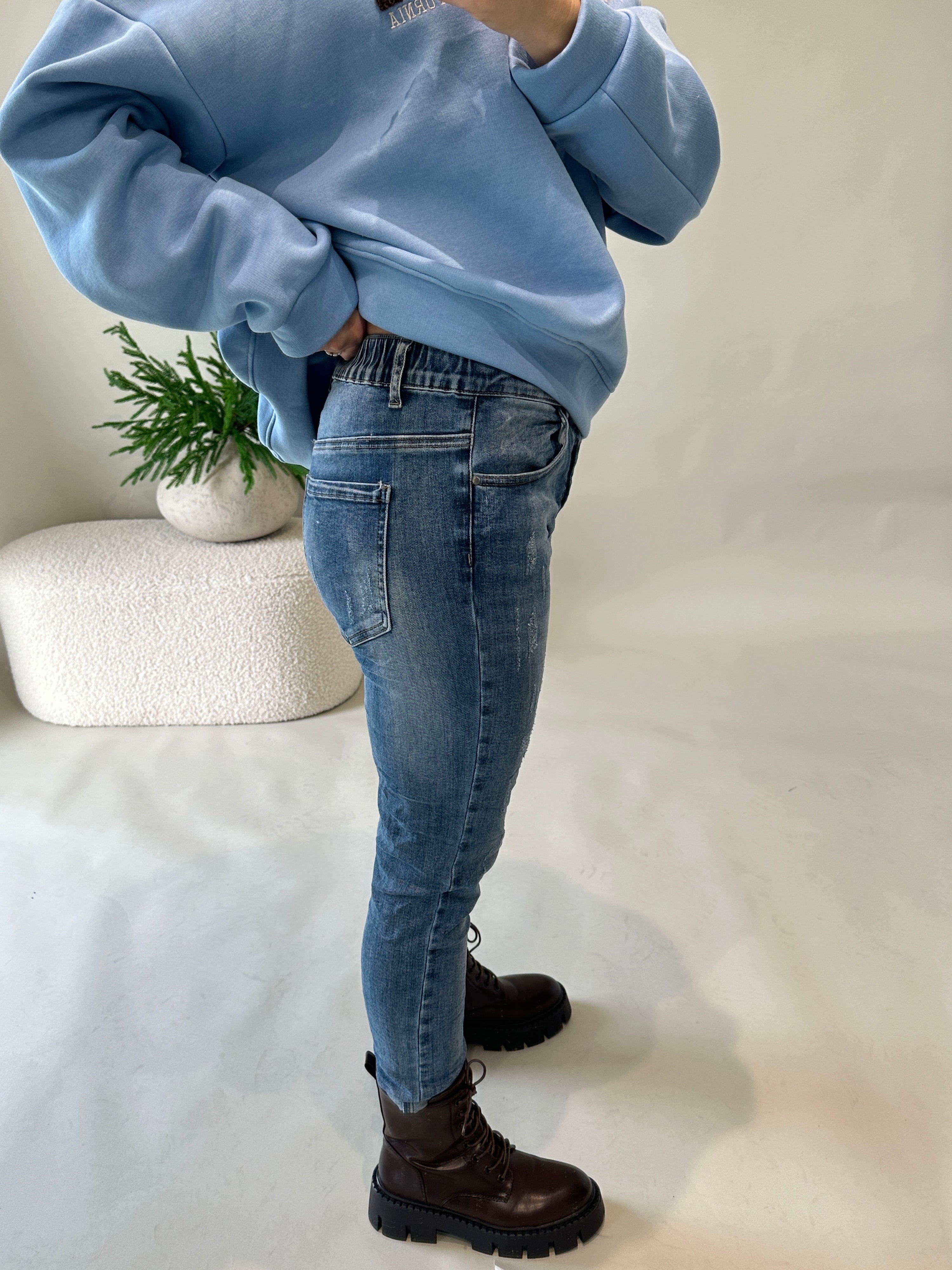 Jeans mit Gummizug hinten