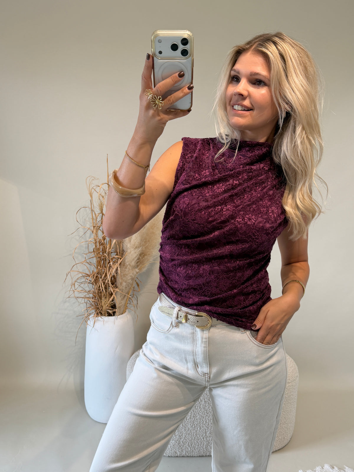 Top in Burgundy aus Spitze ( Ärmellos )