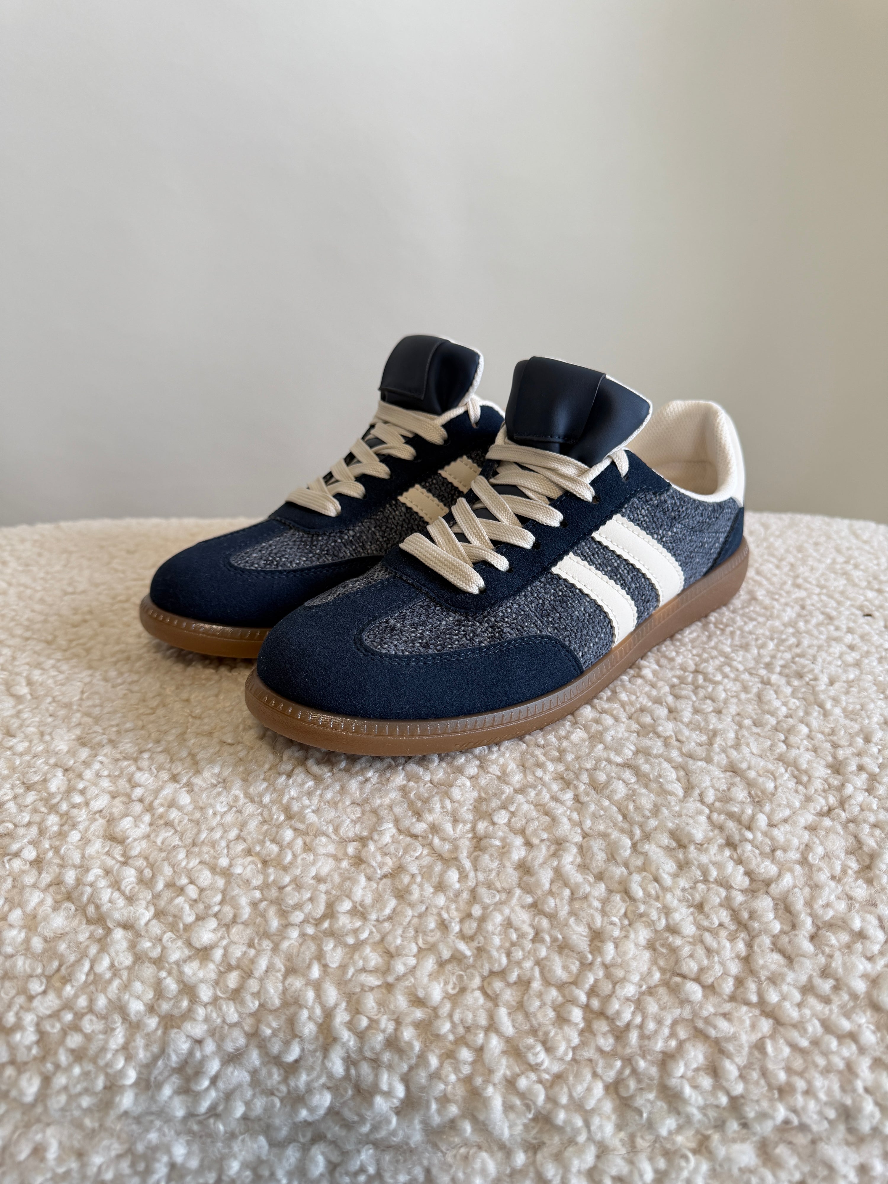 Sneaker Dunkelblau / Beige