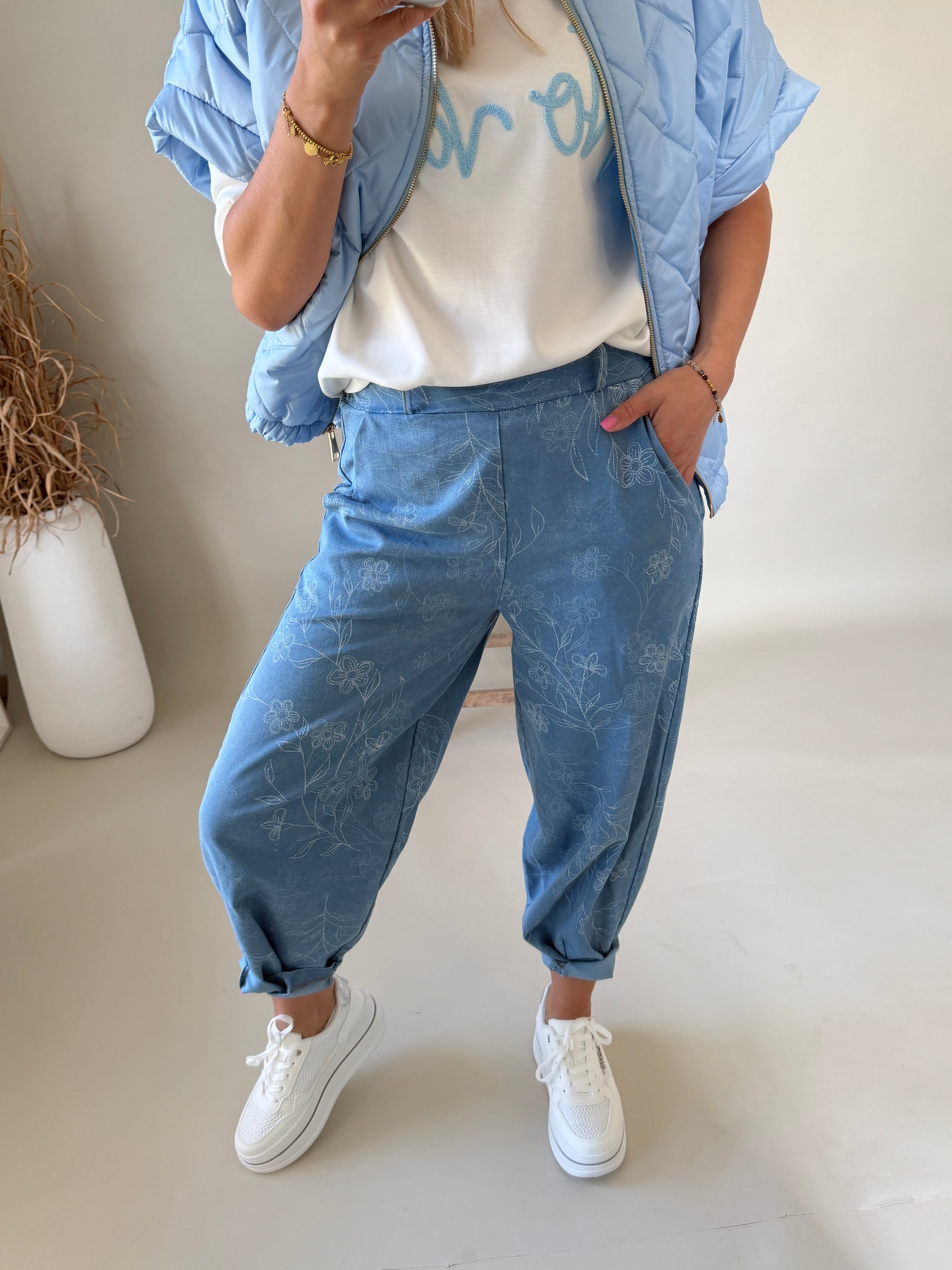 Hose in Blau ( Ballon ) leichter Jeansstoff mit Muster