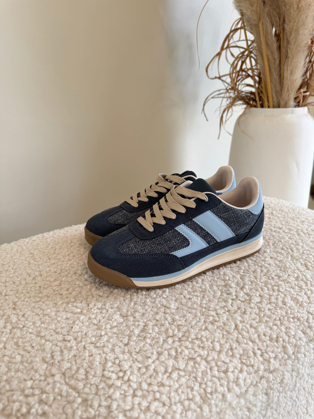 Sneaker in Dunkelblau / Hellblau