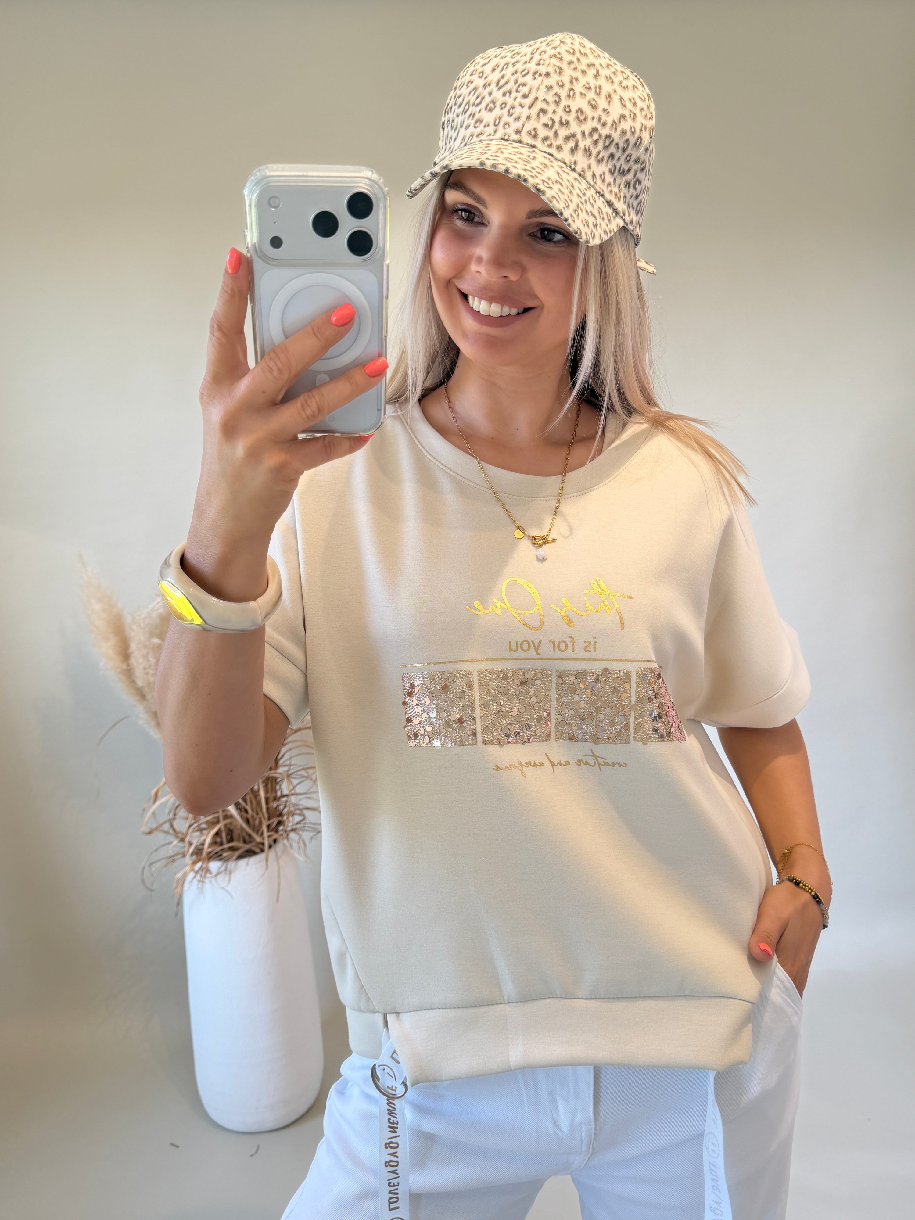 T - Shirt in Beige mit Aufdruck in Gold