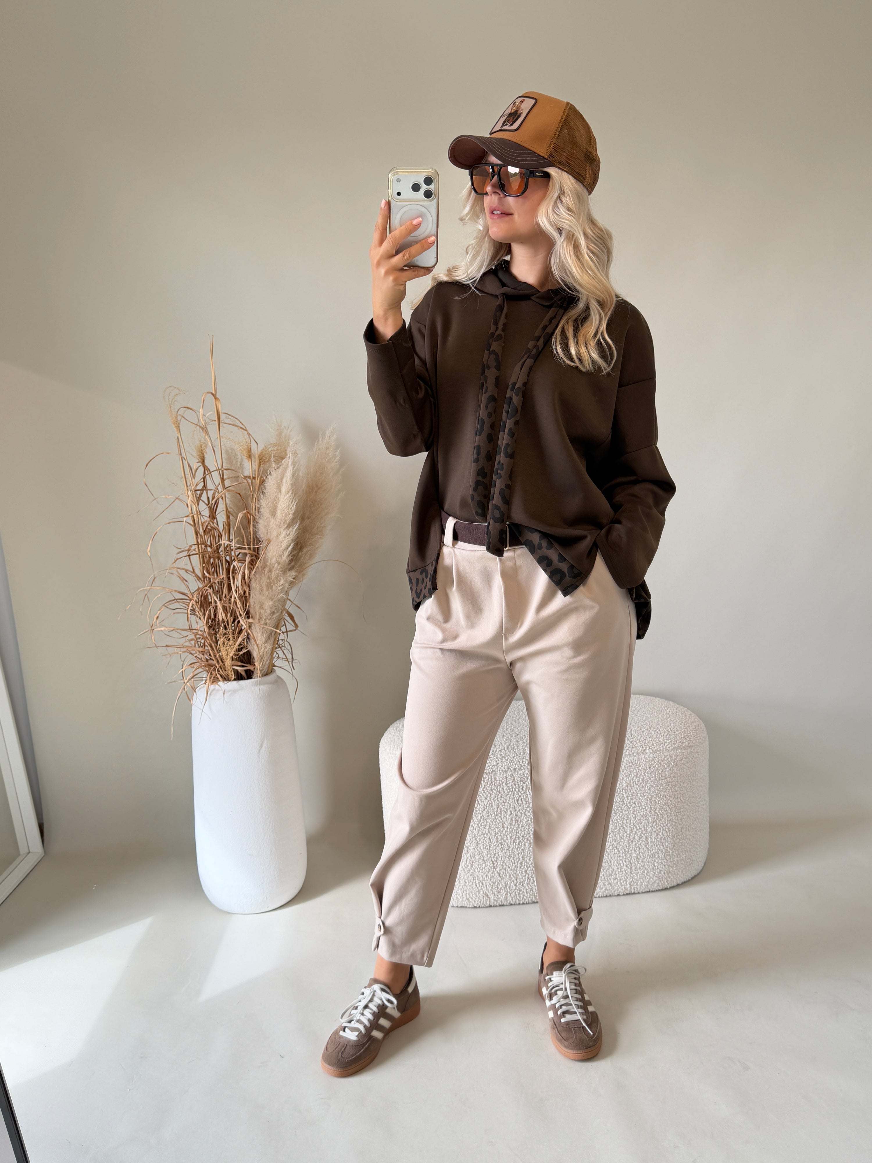 Sweatshirt in Schokobraun mit Kapuze