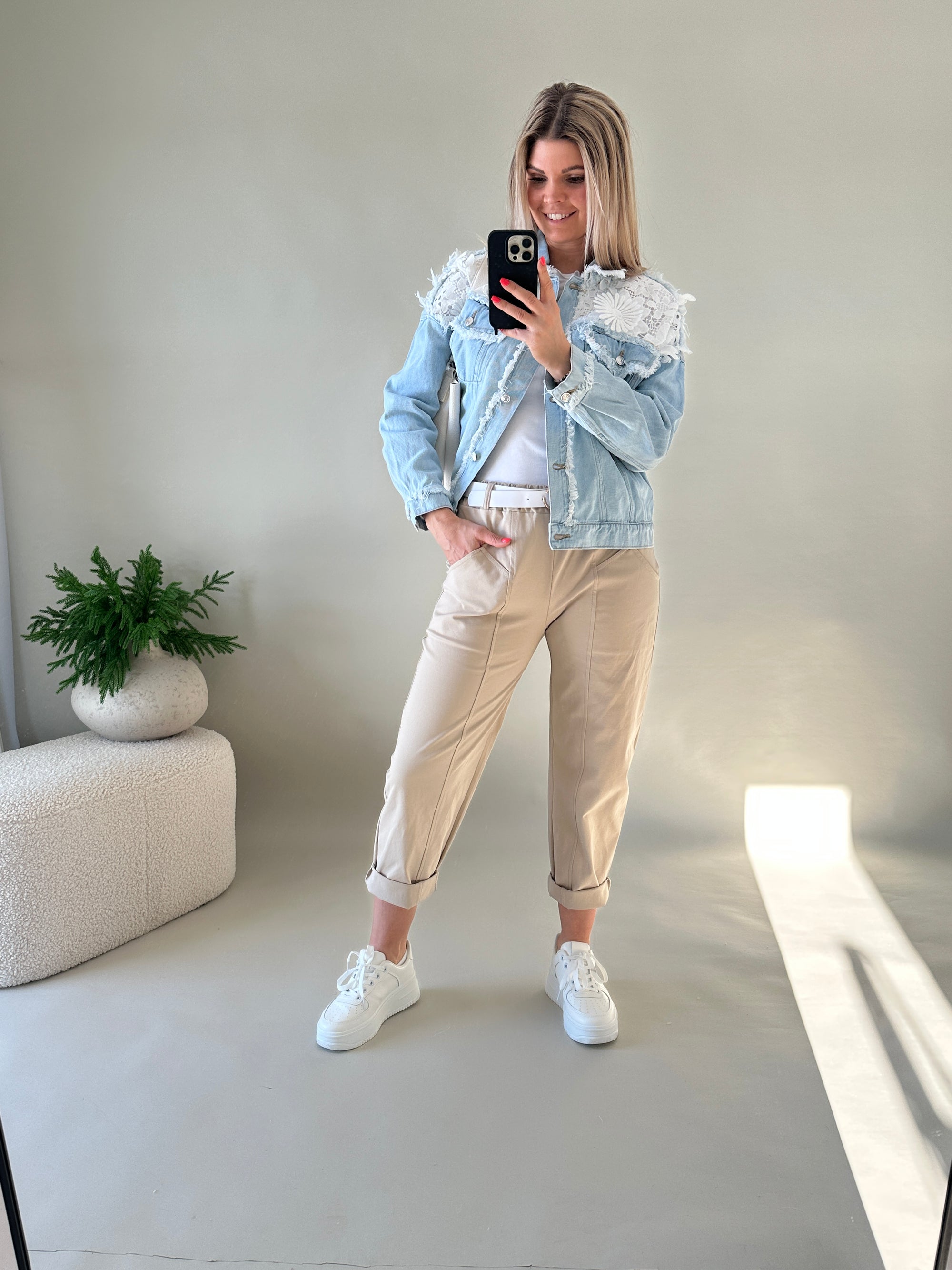 Hose in Beige mit Naht vorne