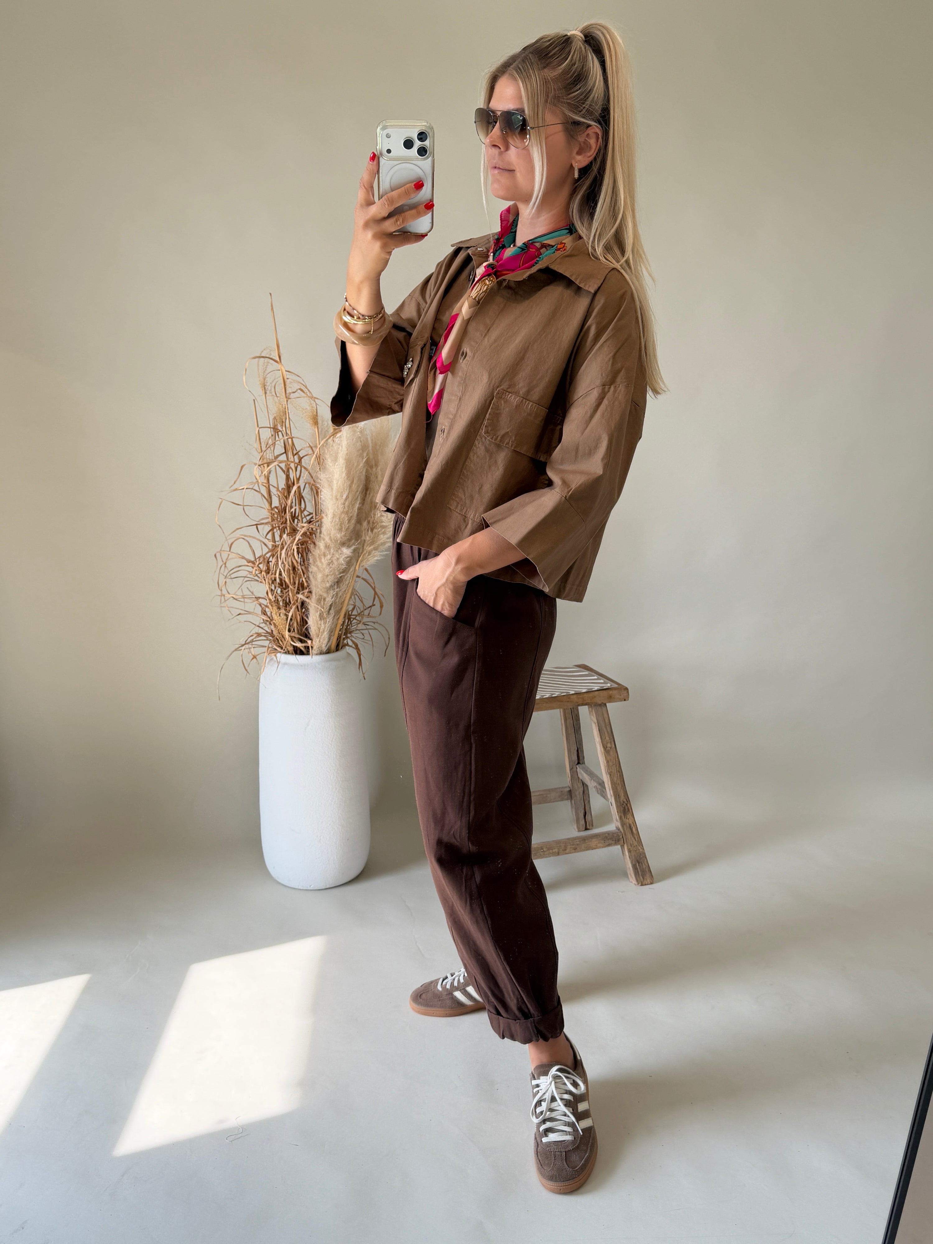 Jacke in Zimt mit großen Taschen vorne