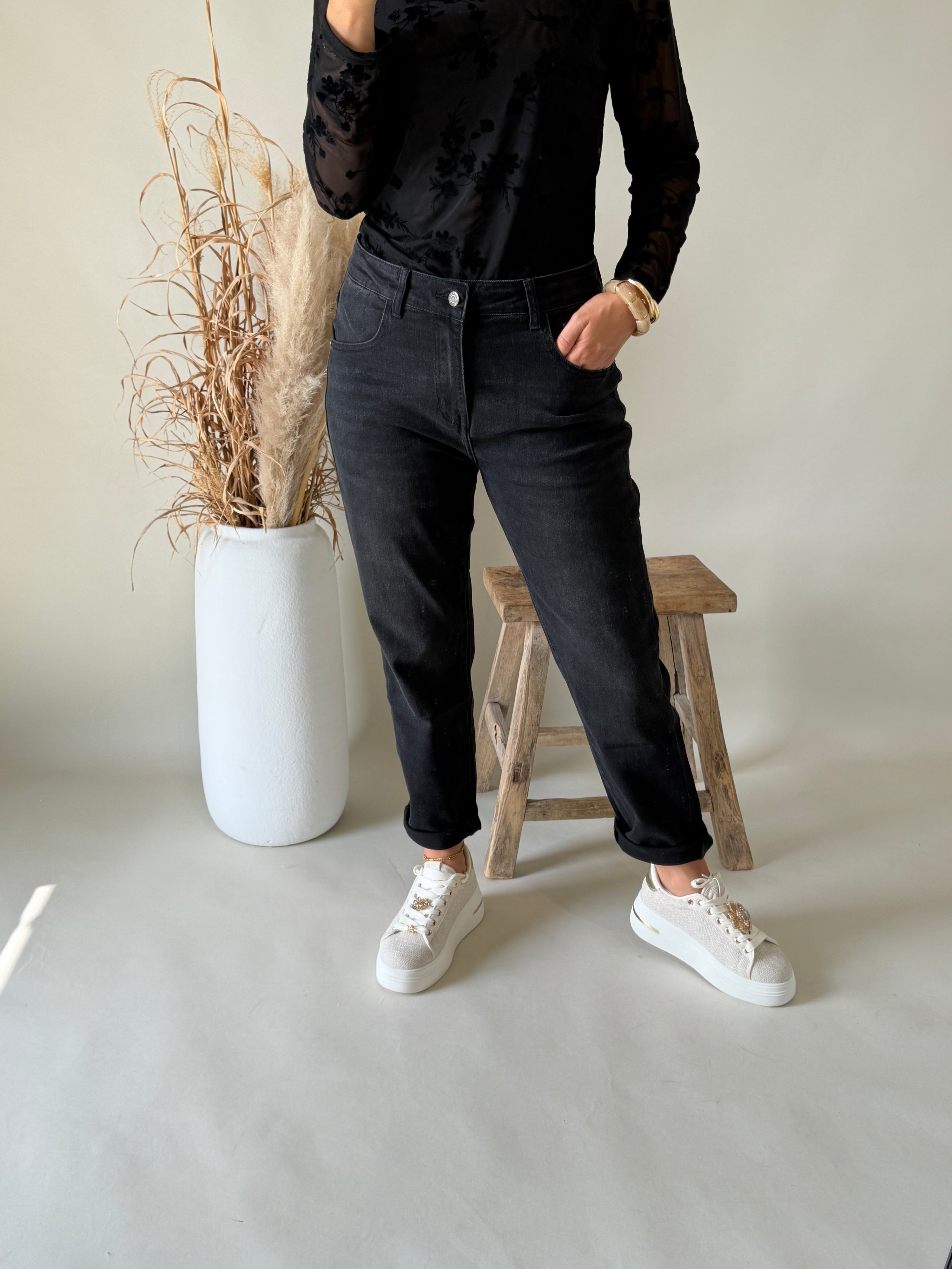 Jeans in Dunkelgrau ( Mom Fit )