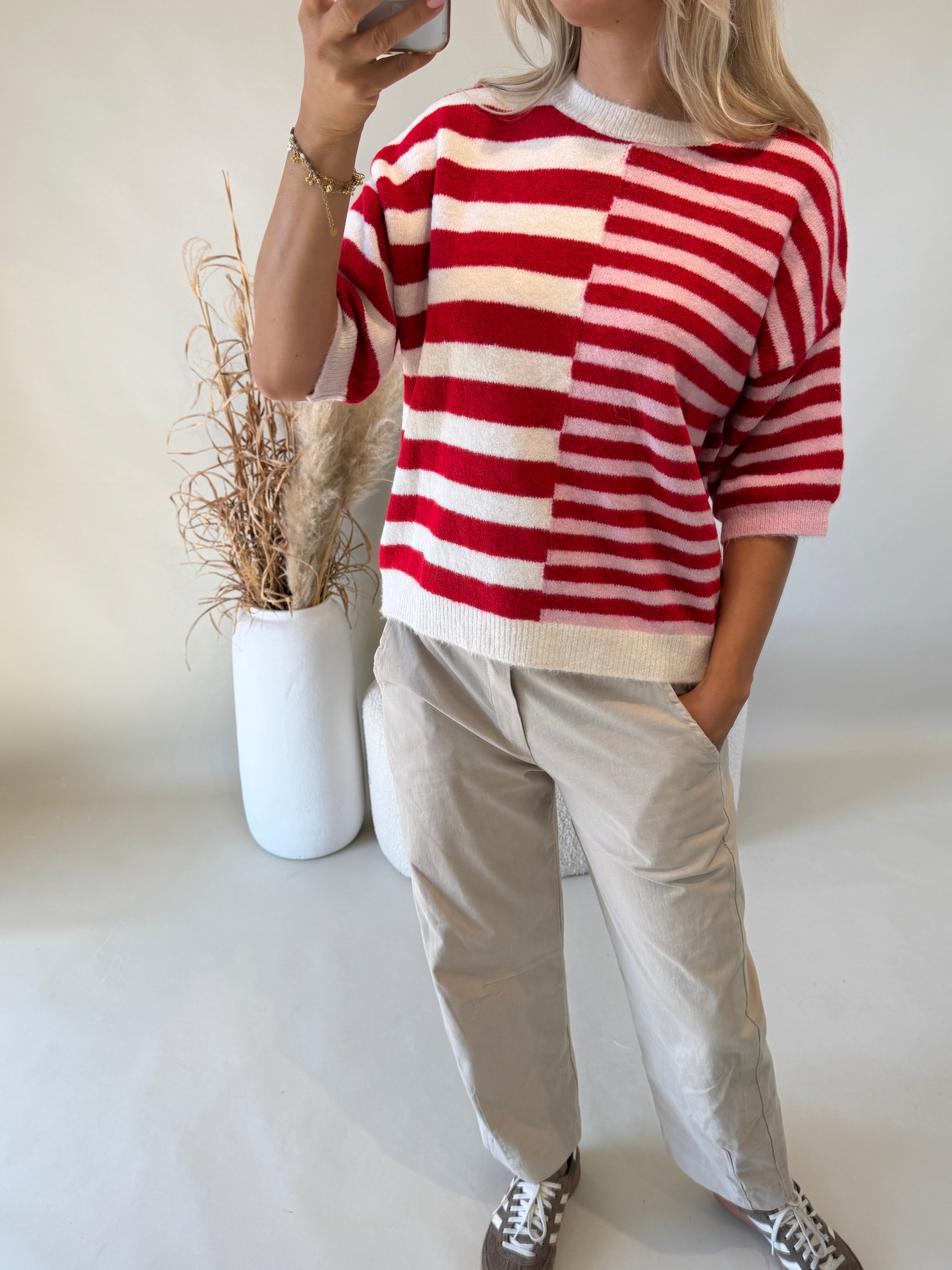 Pullover in Rot / Wollweiß gestreift ( Kurzarm )