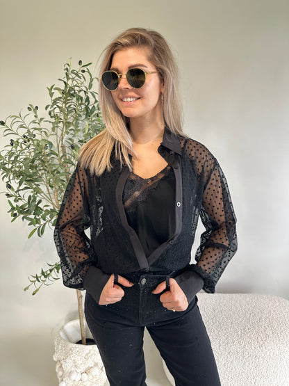 Top mit Spitze in Schwarz