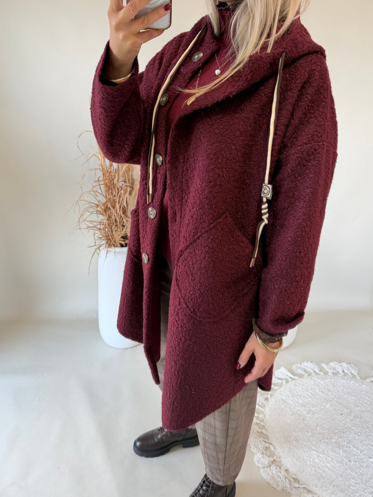 Mantel in Burgundy mit Kapuze