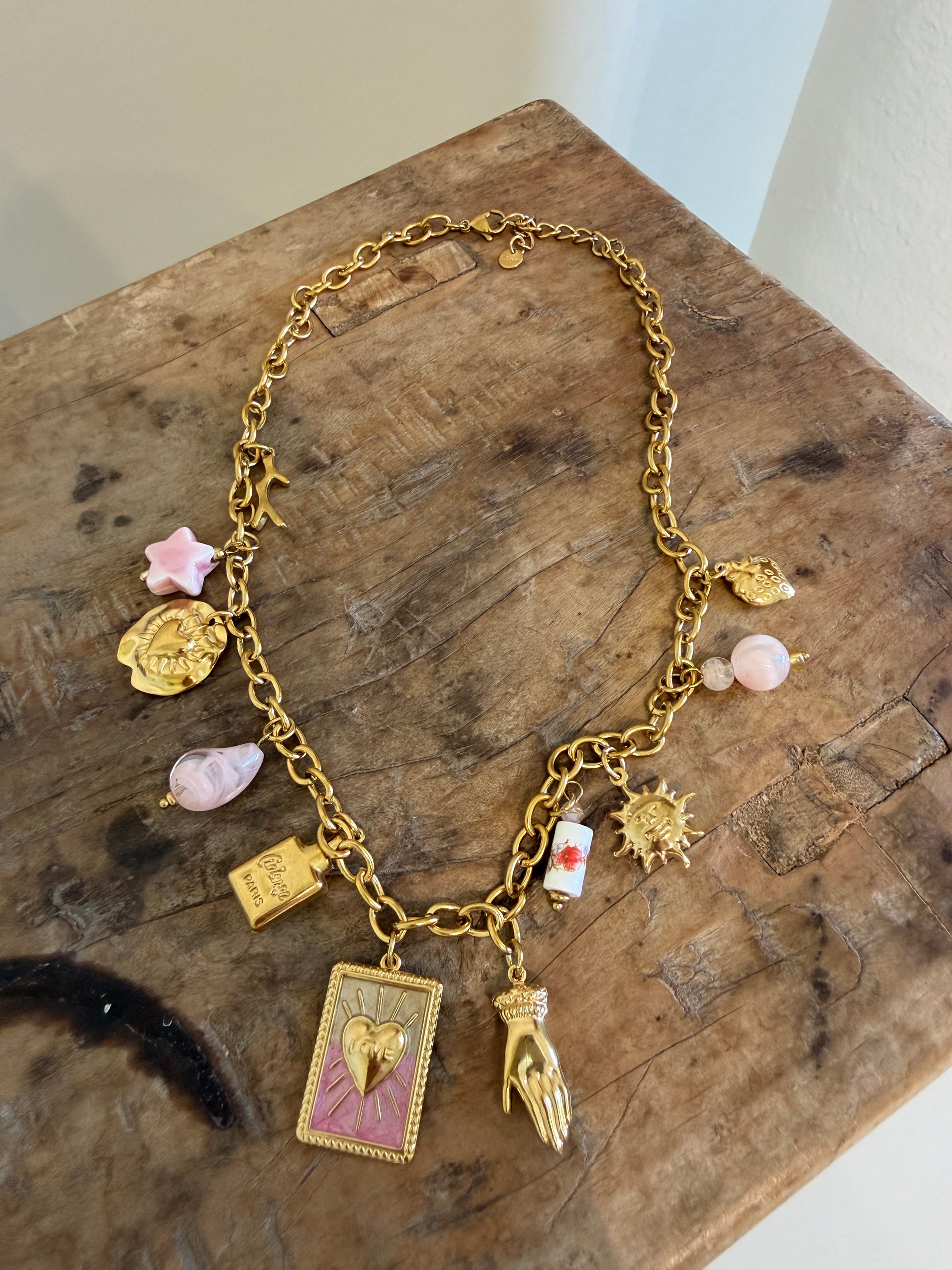 Halskette in Gold/ Rosa