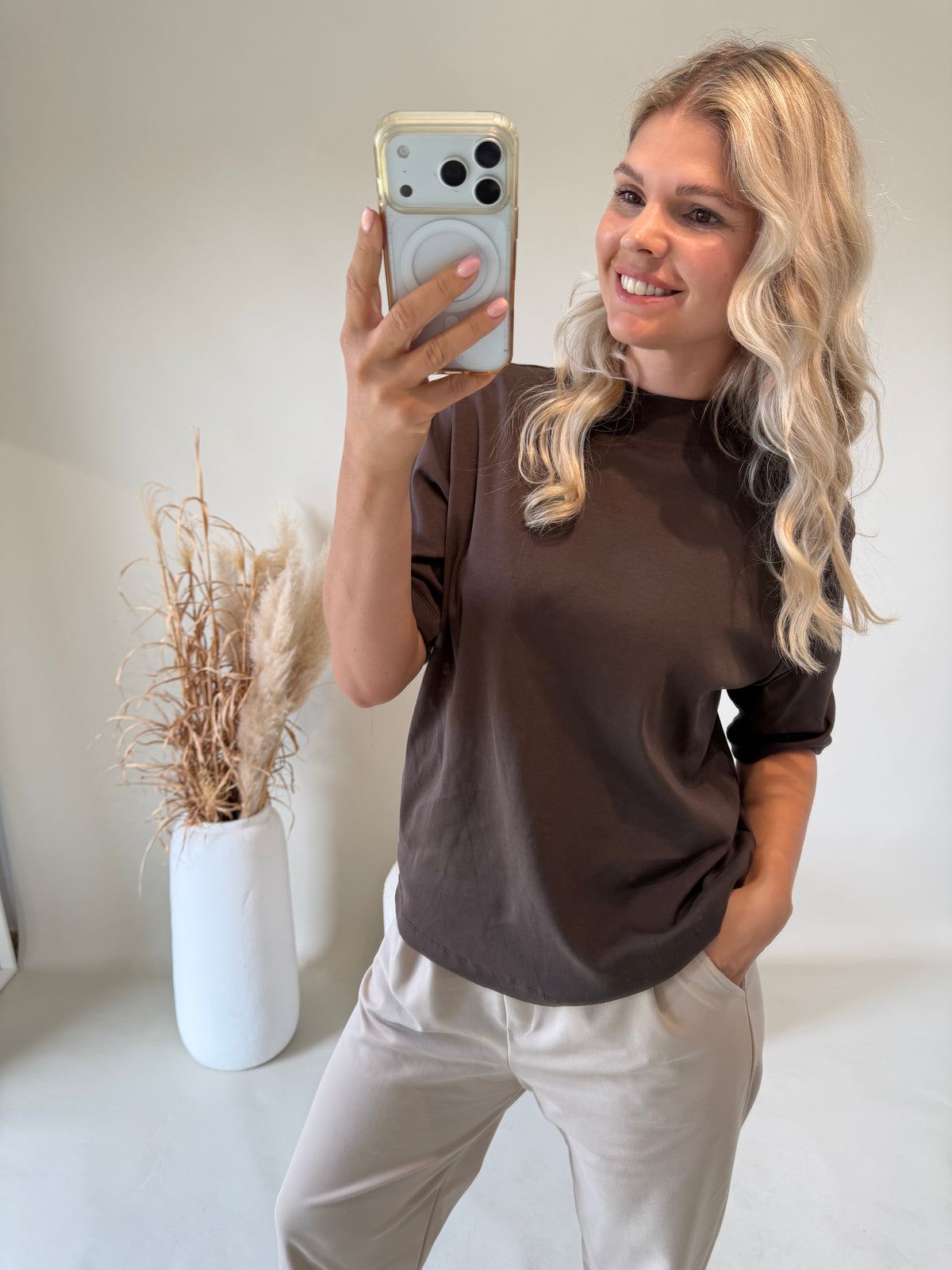 T - Shirt in Schokobraun mit Stehkragen