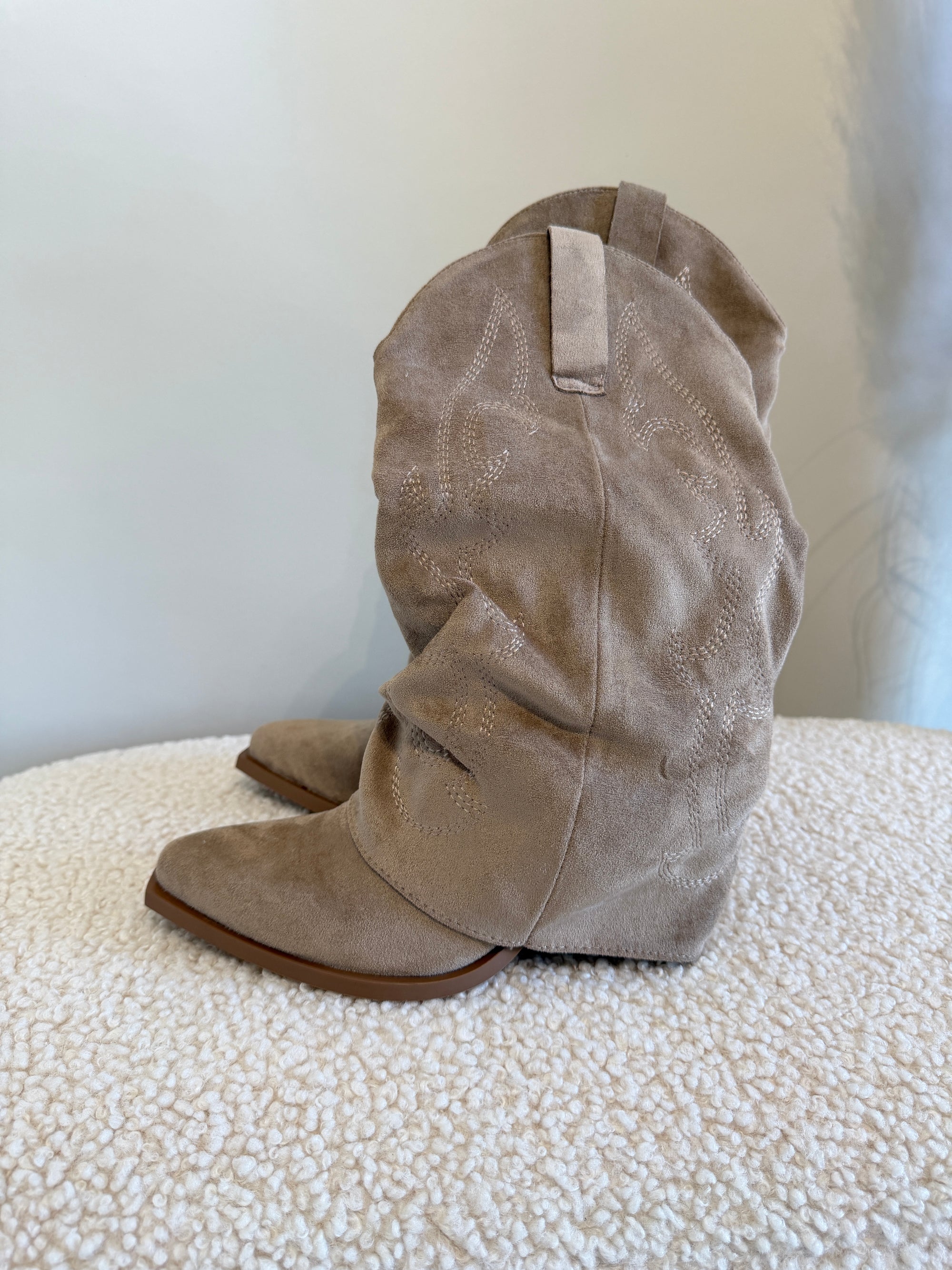Cowboystiefel in Beige