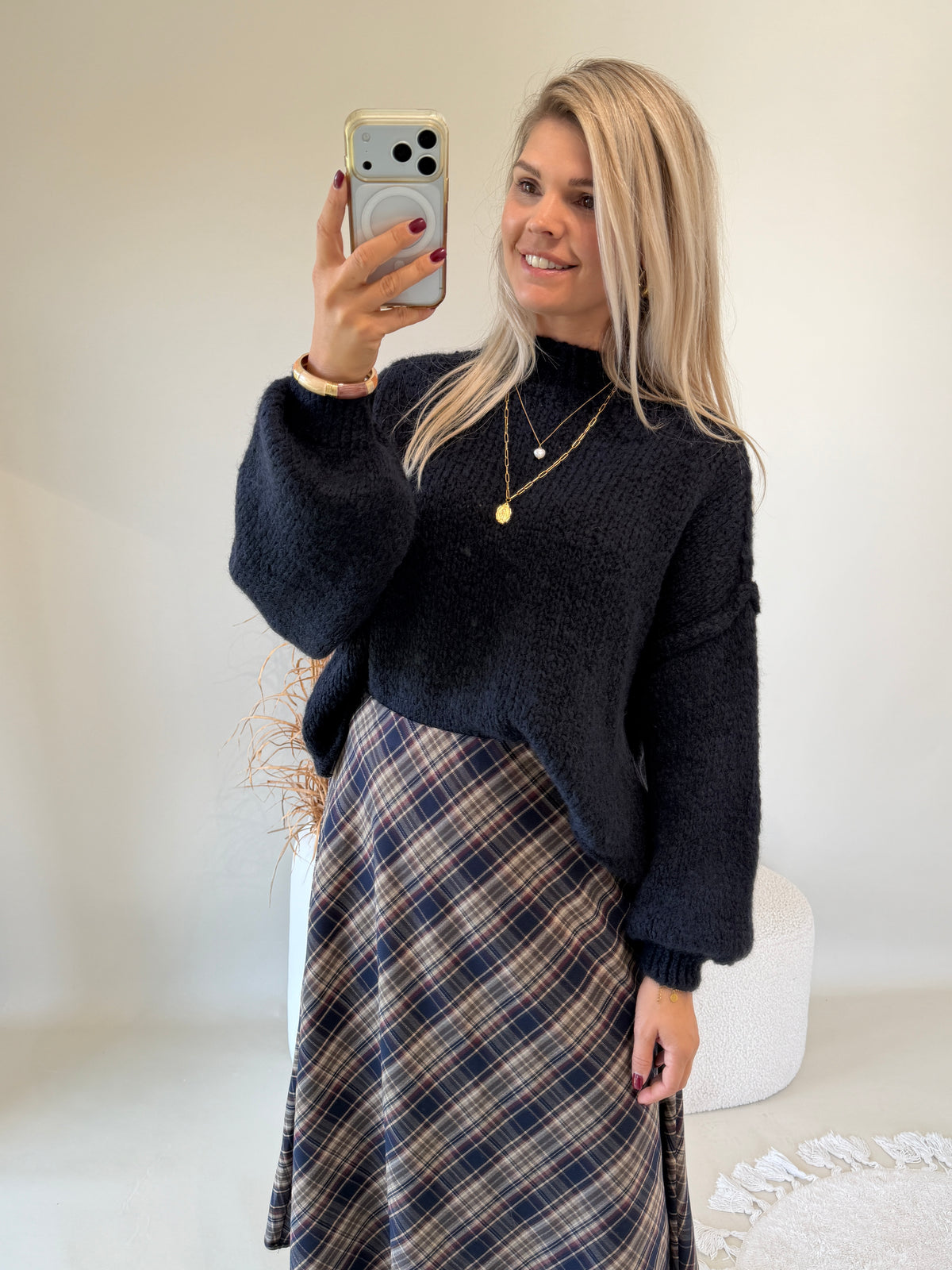 Pullover in Dunkelblau mit kleinen Stehkragen
