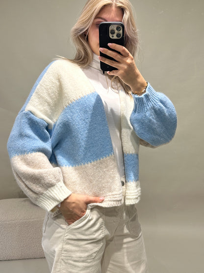 Strickjacke in Hellblau/Wollweiß/Beige ohne Knöpfe