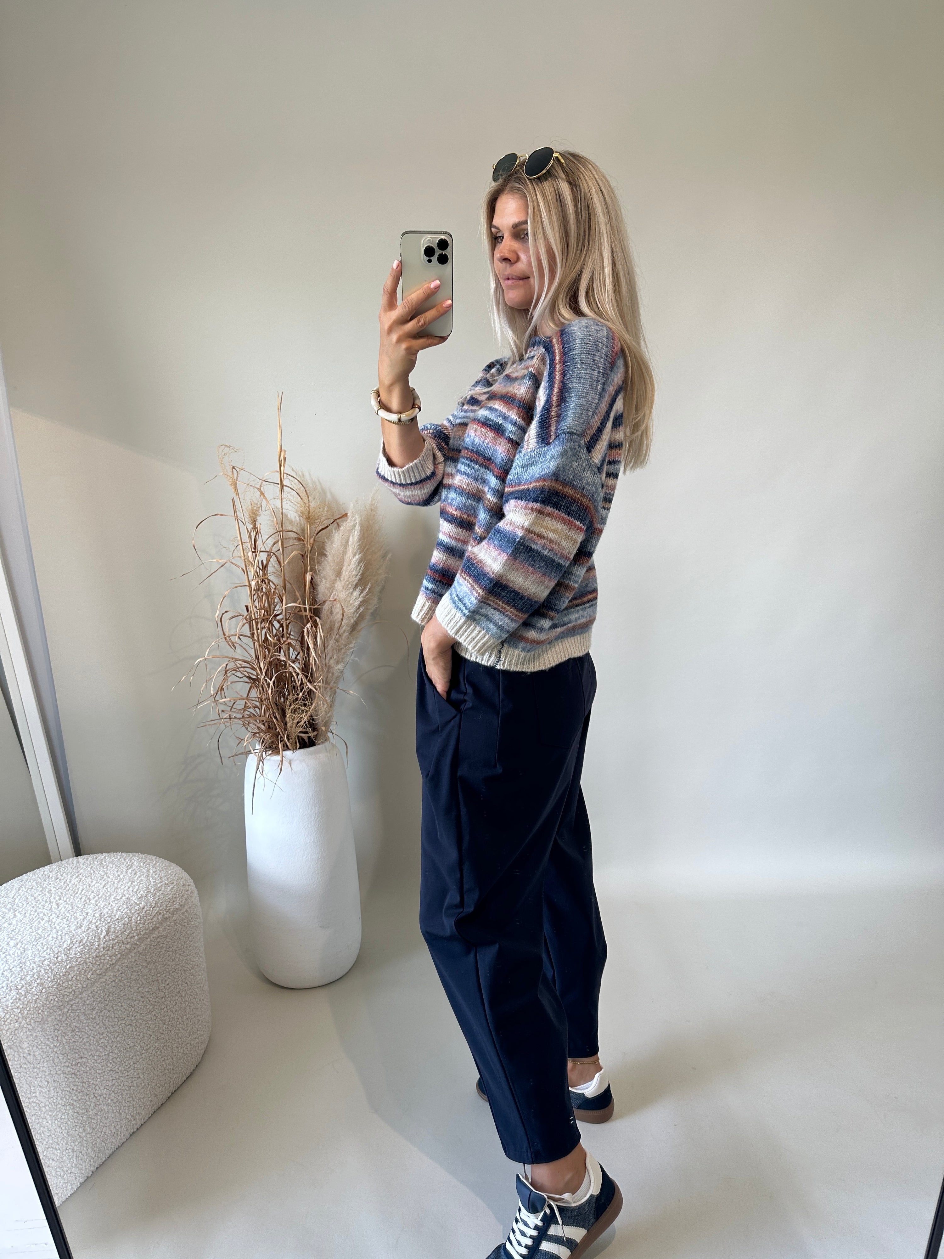 Pullover in Blau bunt gestreift