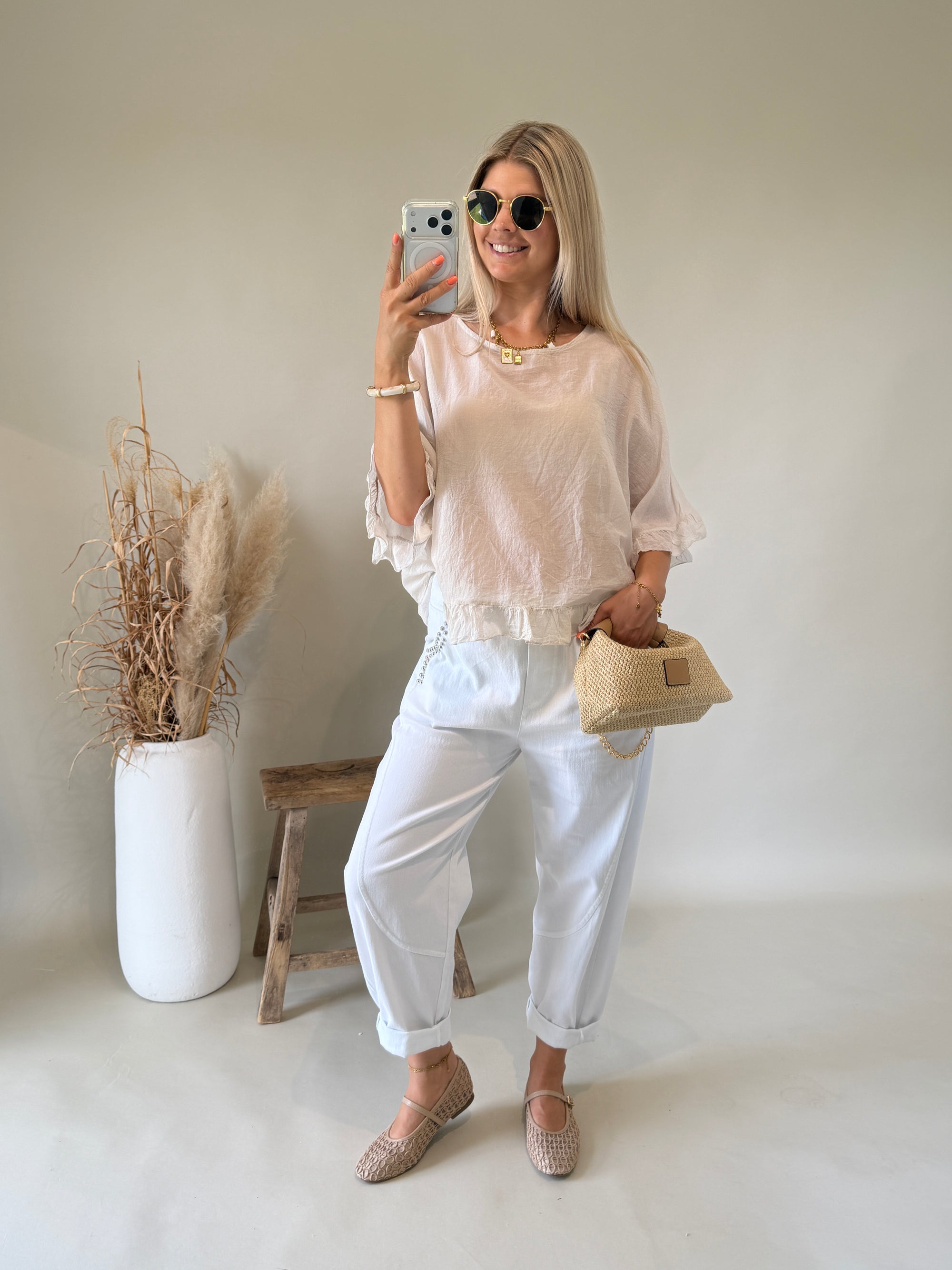 Bluse in Beige mit Rüschen am Arm