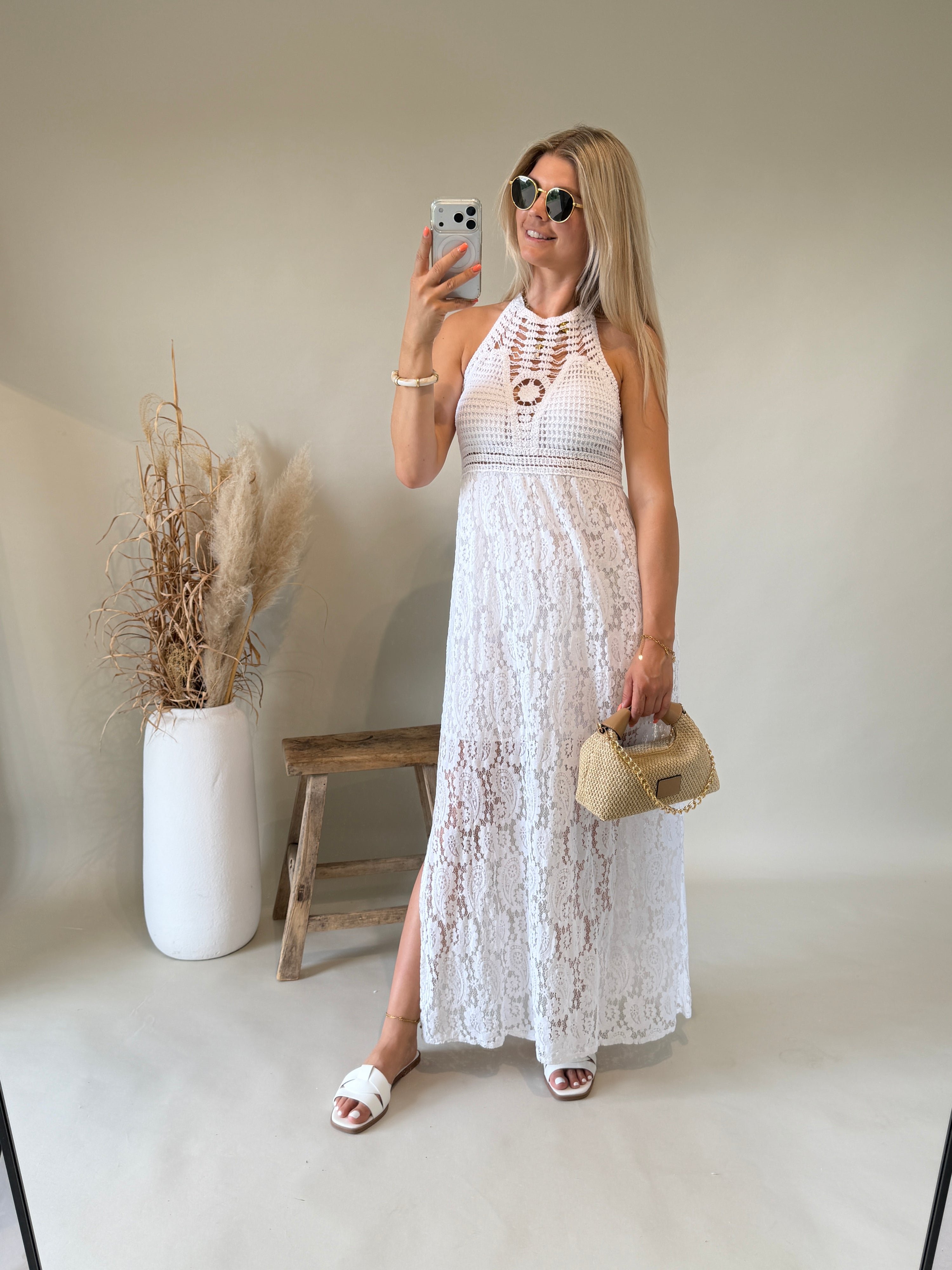 Kleid in Weiß mit Häckelteil und Spitze