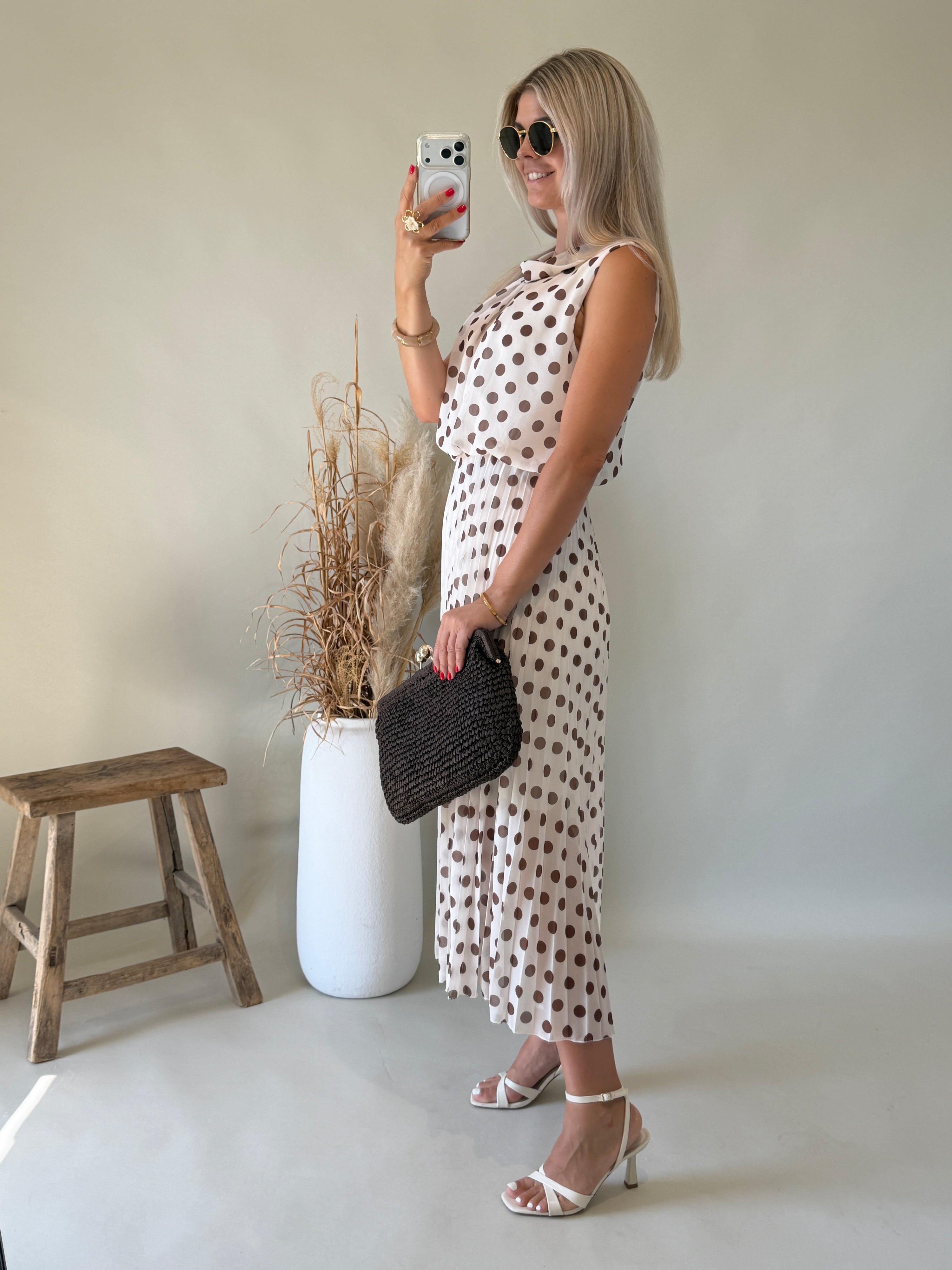 Kleid in Creme mit Schokobraunen  Punkten