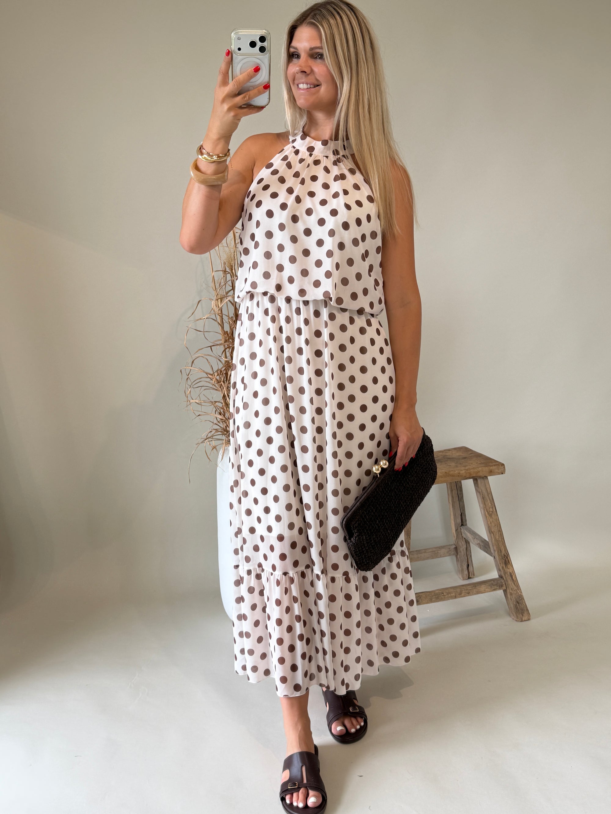 Kleid in Wollweiß mit Schokobraunen Punkten