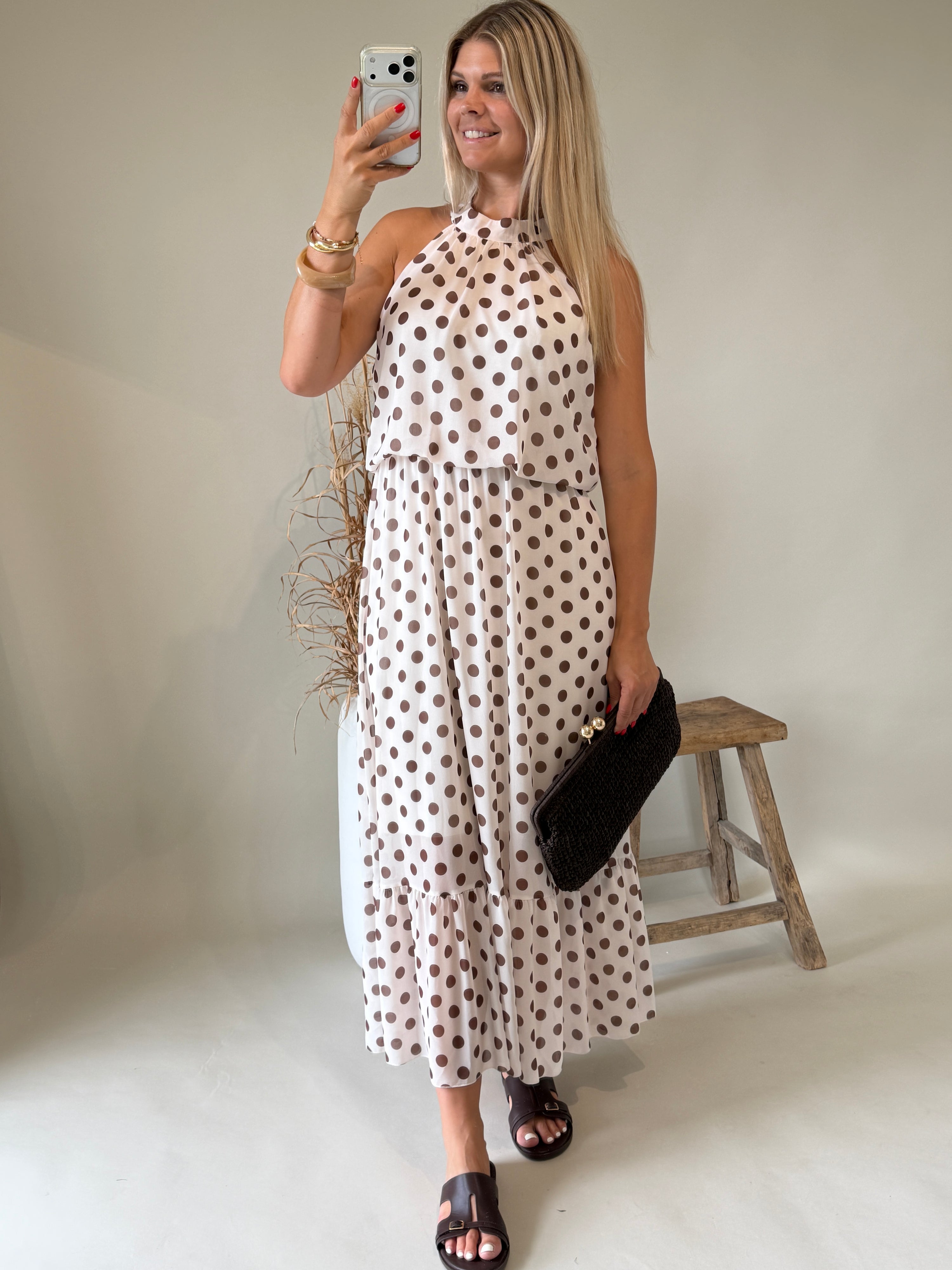 Kleid in Wollweiß mit Schokobraunen Punkten