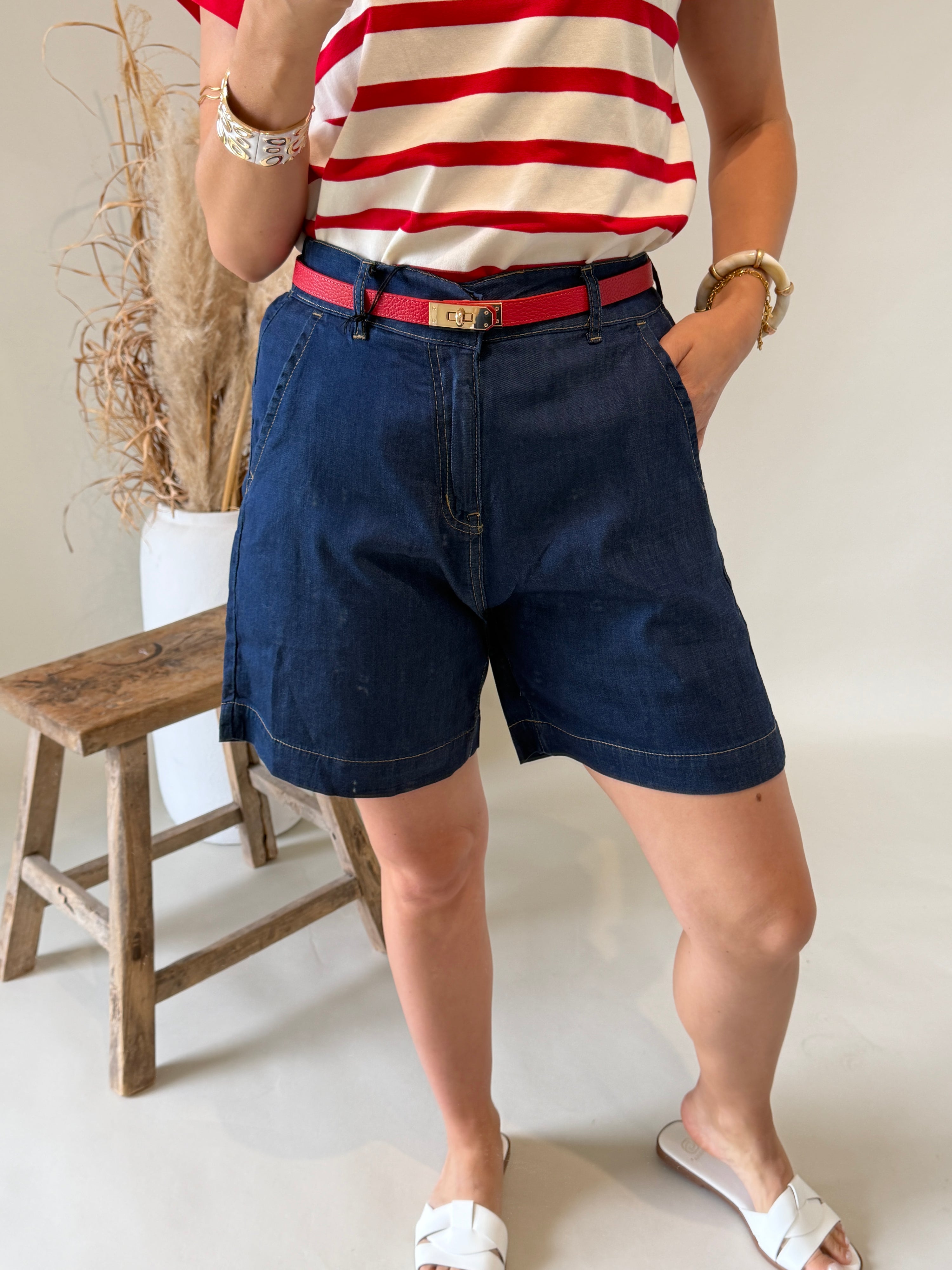 Hose in Dunkelblau leichter Jeansstoff ( Short )