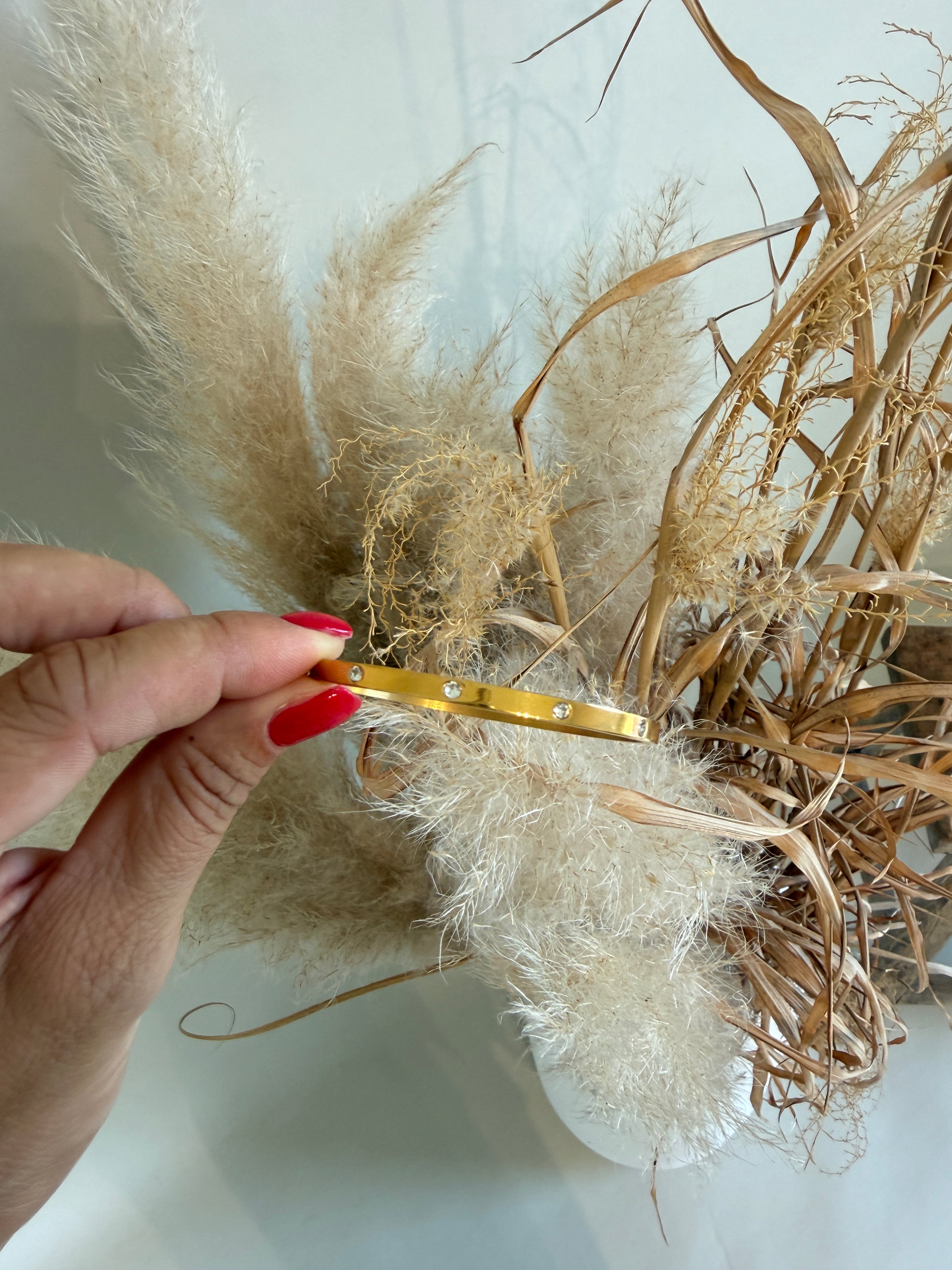 Armreif in Gold mit Glitzersteine