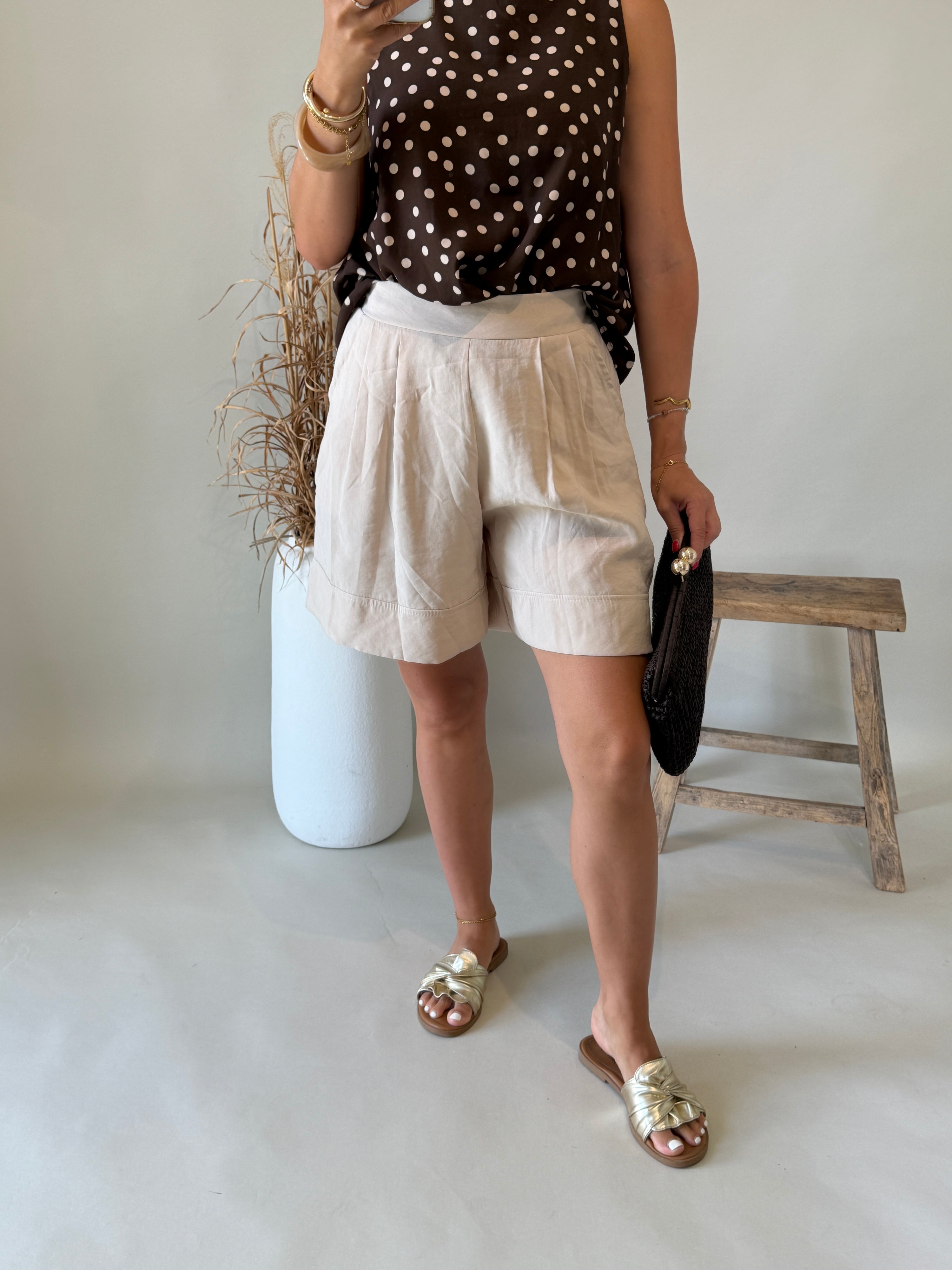 #13 Hose in Beige kurz