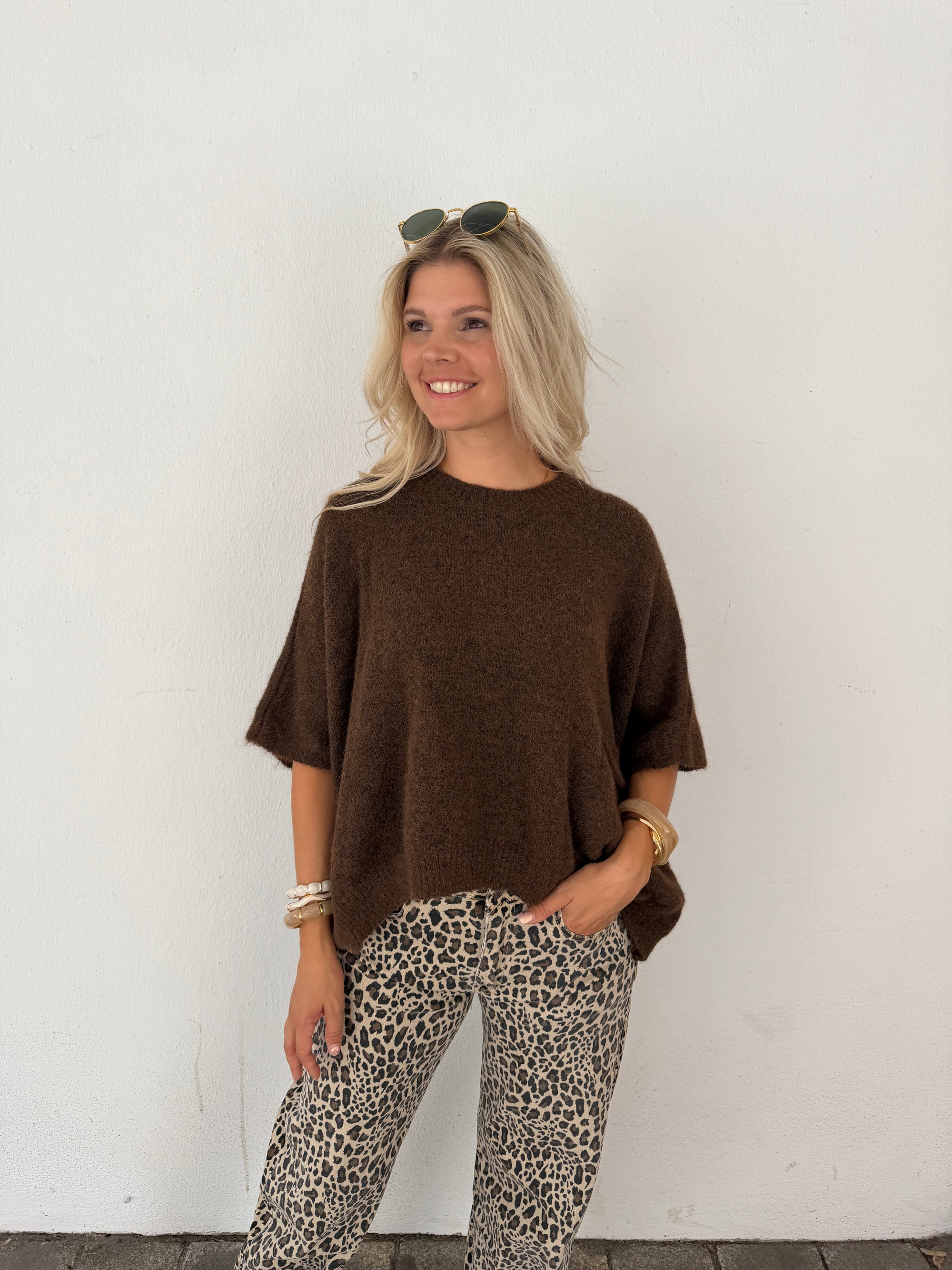 Pullover in Schokobraun mit großer Tasche ( Kurzarm )