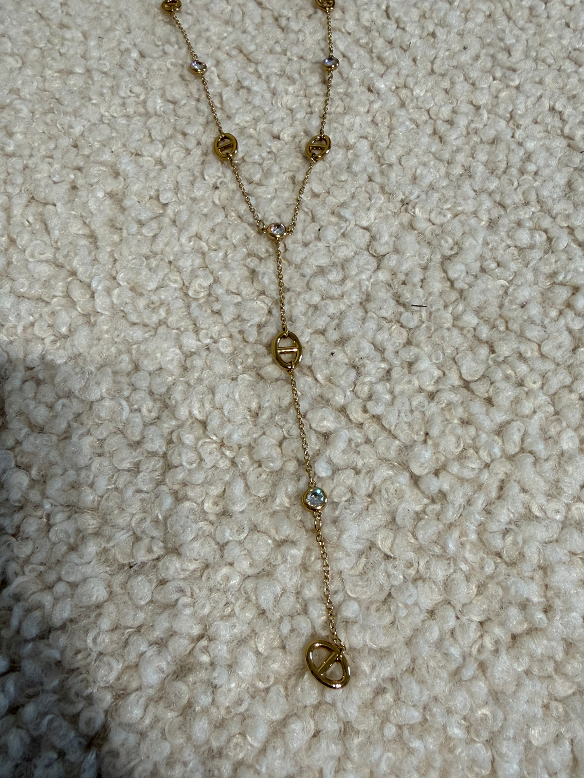 Kette in Goldfarbe mit Glitzersteine ( Y - Kette )