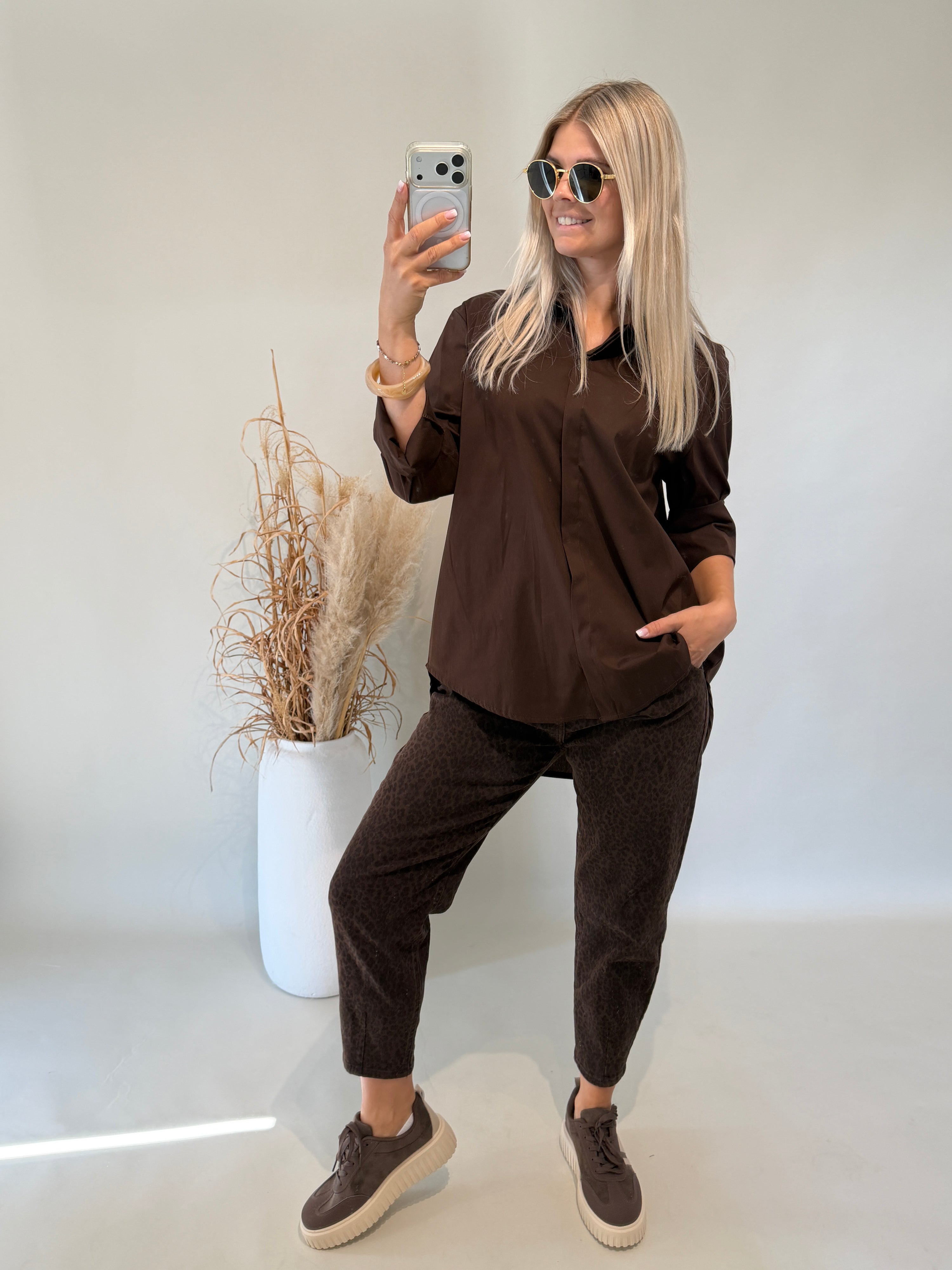 Bluse in Schokobraun verdeckte Knopfleiste
