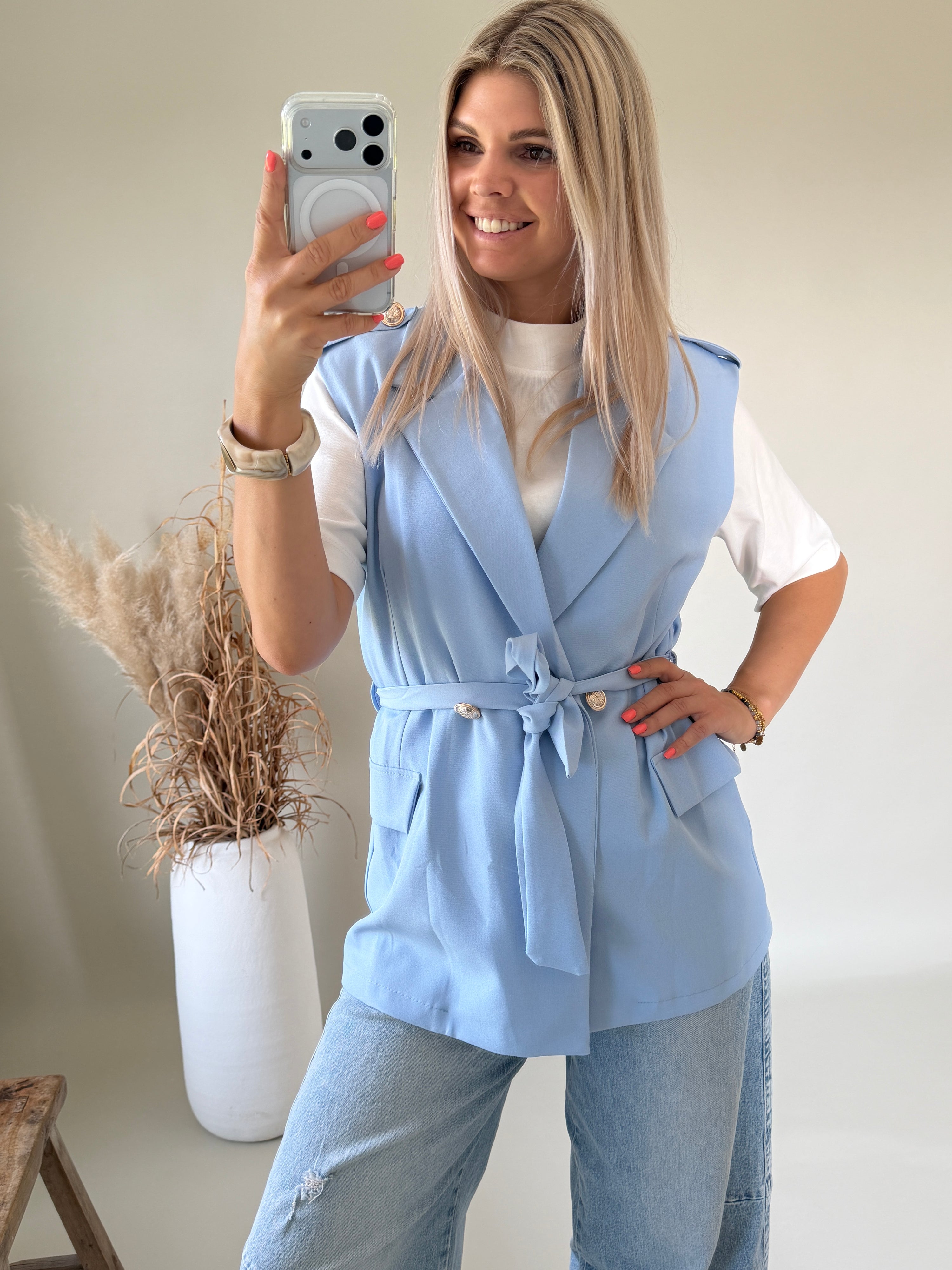Blazer in Hellblau ärmellos
