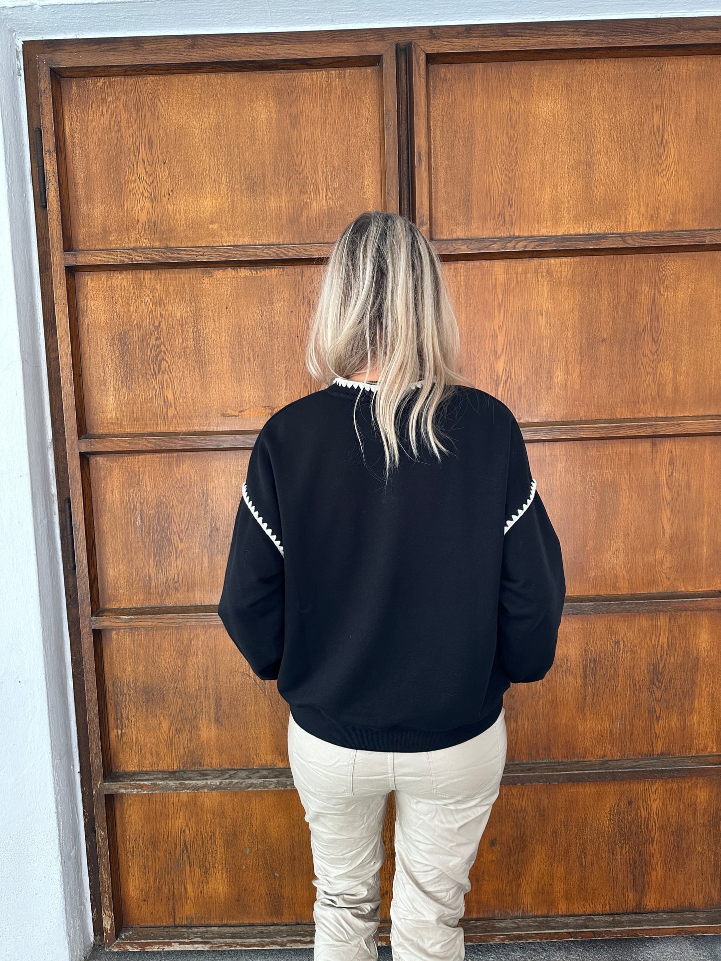 pullover amour in schwarz mit beige