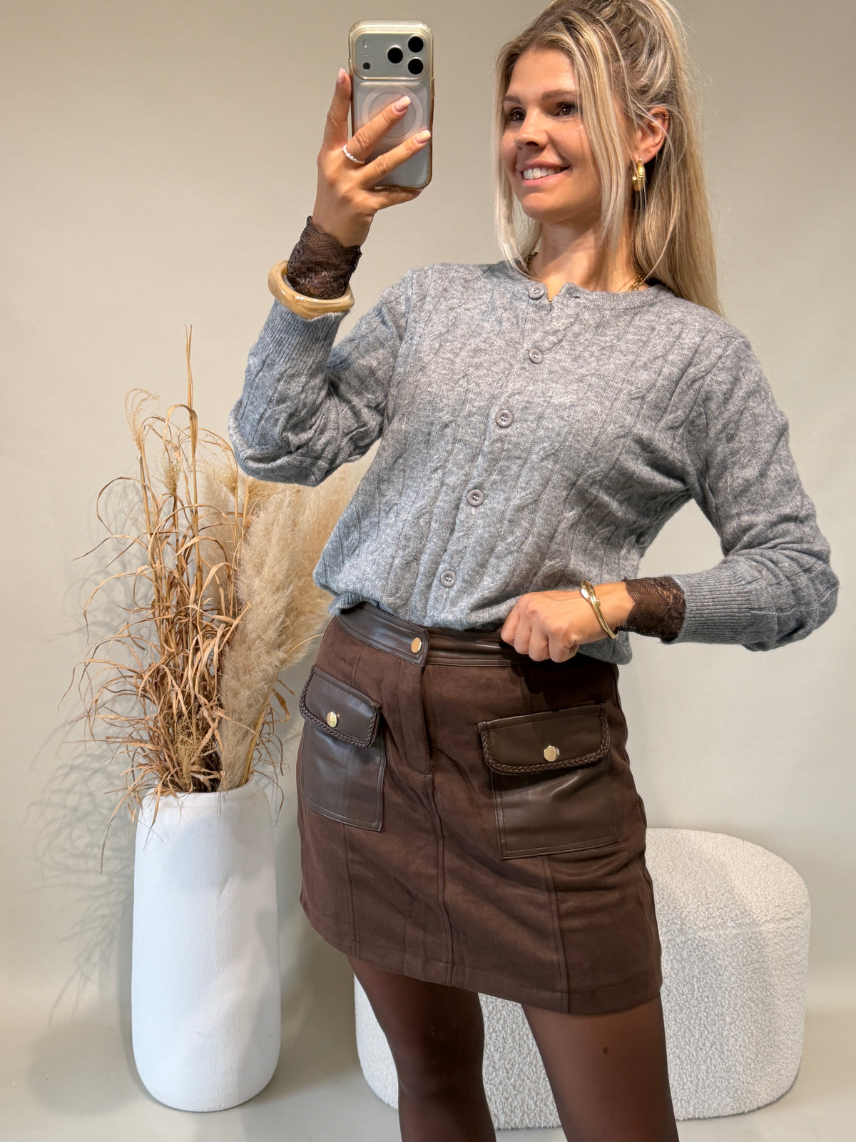 Strickjacke in Hellgrau