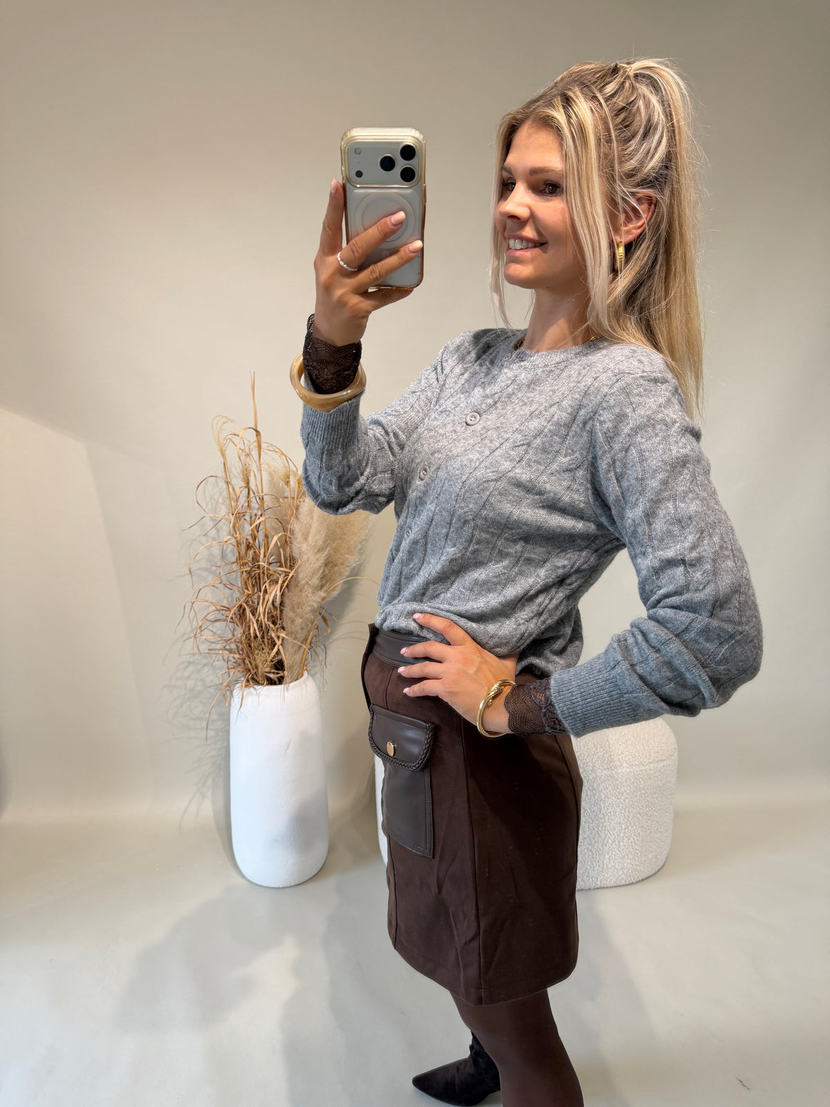 Strickjacke in Hellgrau