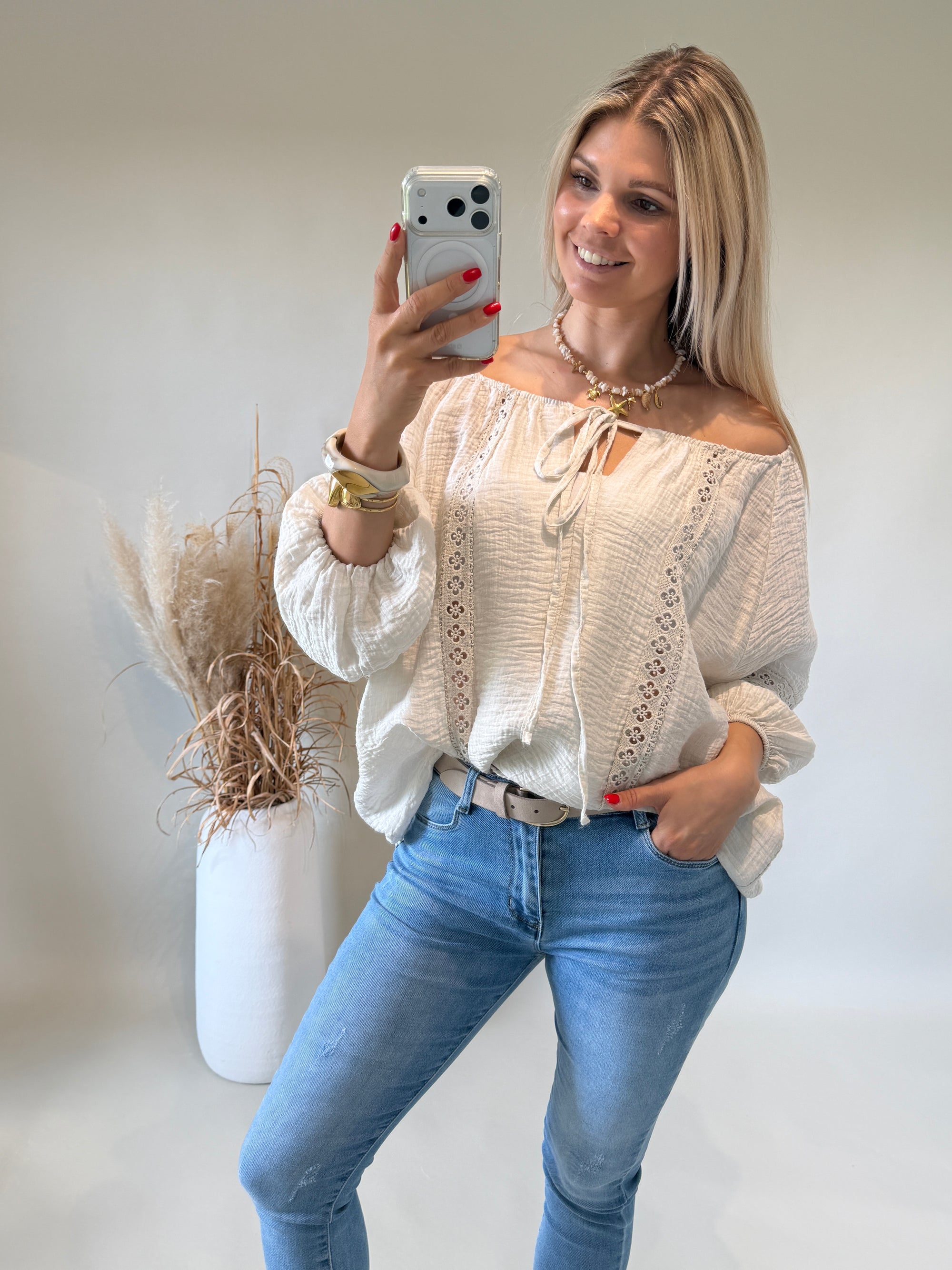 Bluse in Beige ( Musselin mit Spitze )