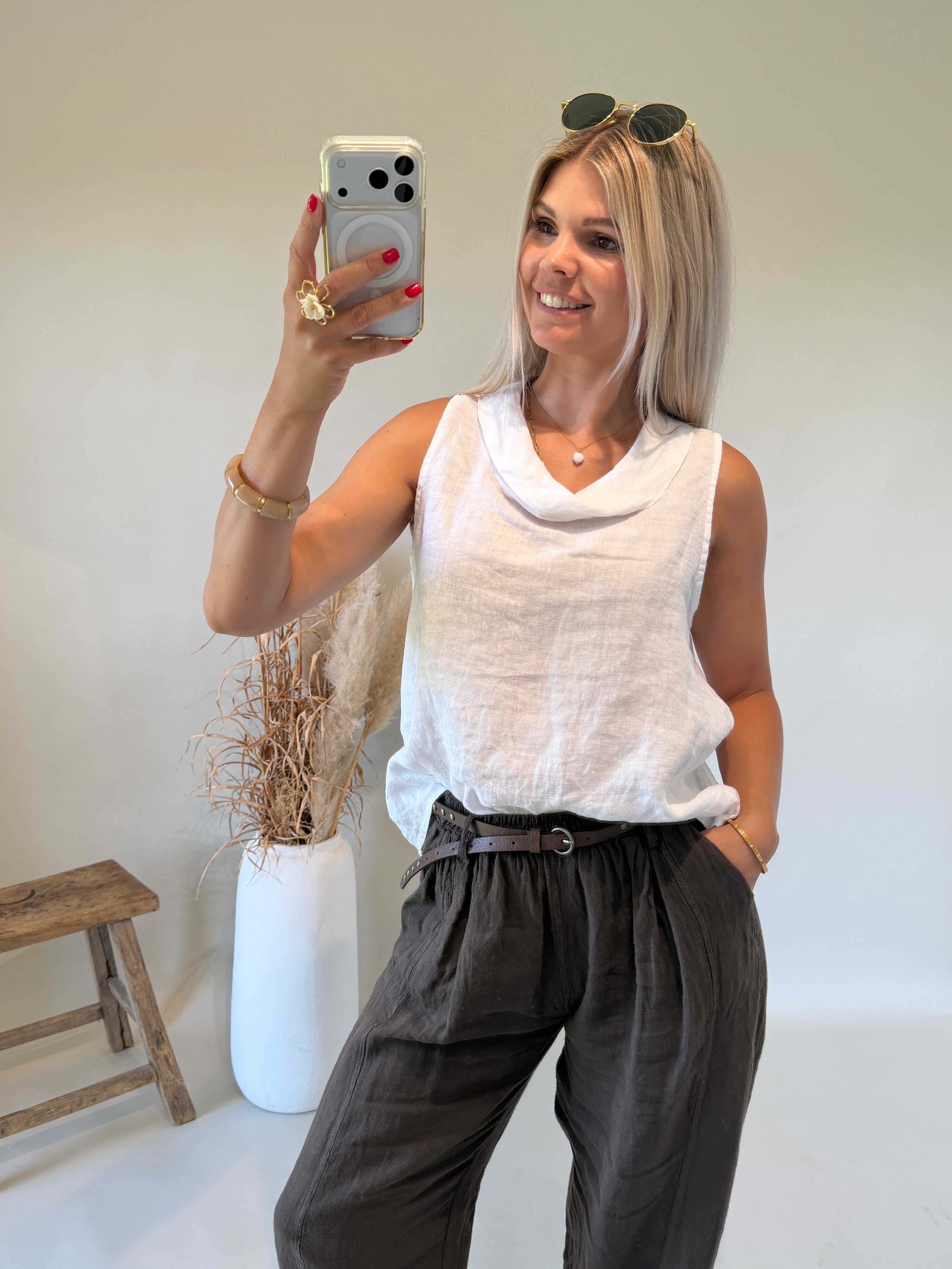 Bluse in Weiß mit Wasserfallausschnitt