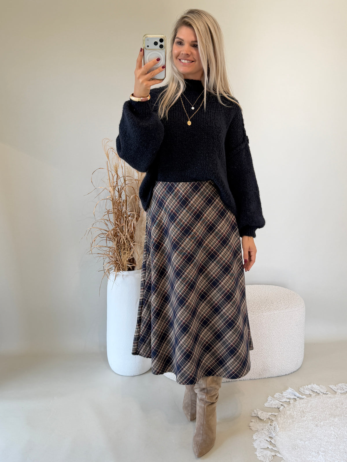 Pullover in Dunkelblau mit kleinen Stehkragen