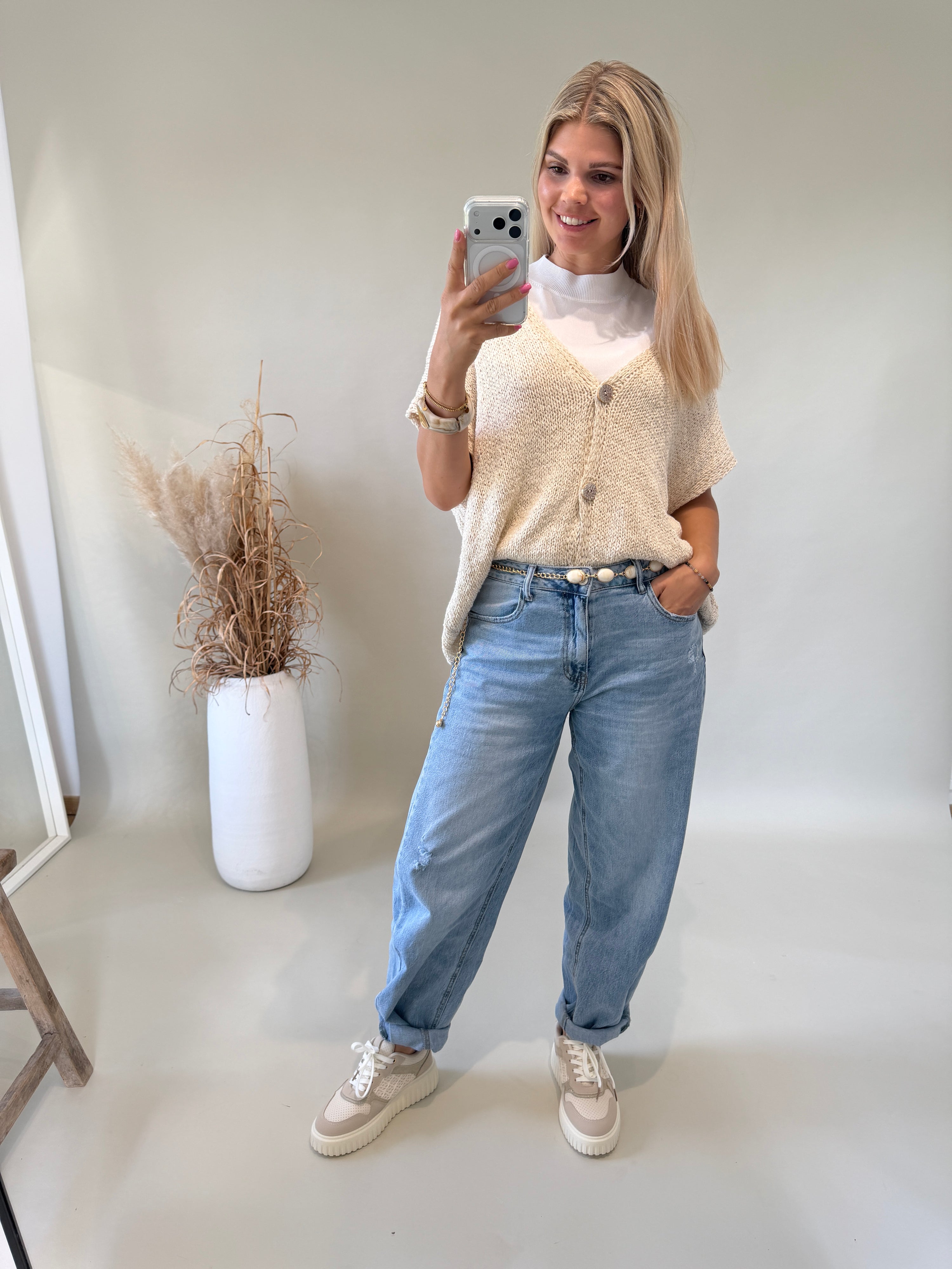 Strickjacke in Beige mit leichten Glanz ( ärmellos )