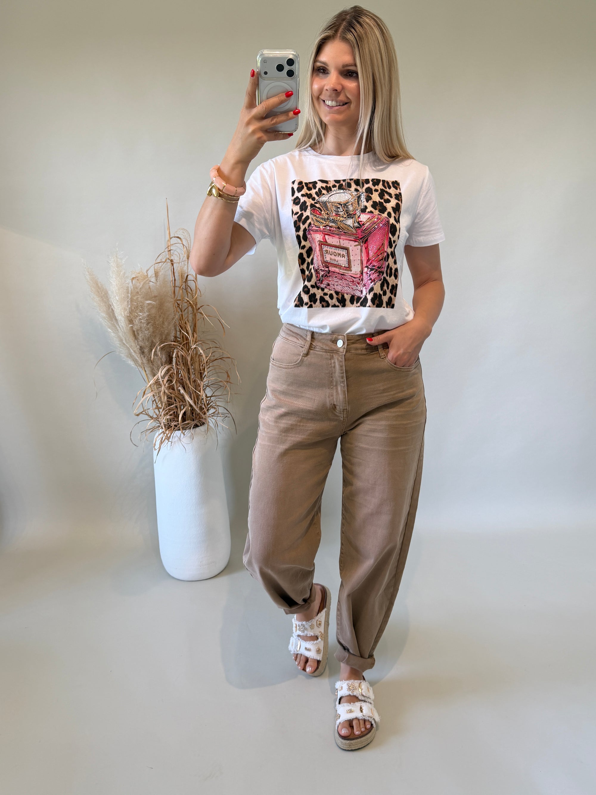 T - Shirt in Weiß mit Glitzeraufdruck ( Leo und Parfümflakon )