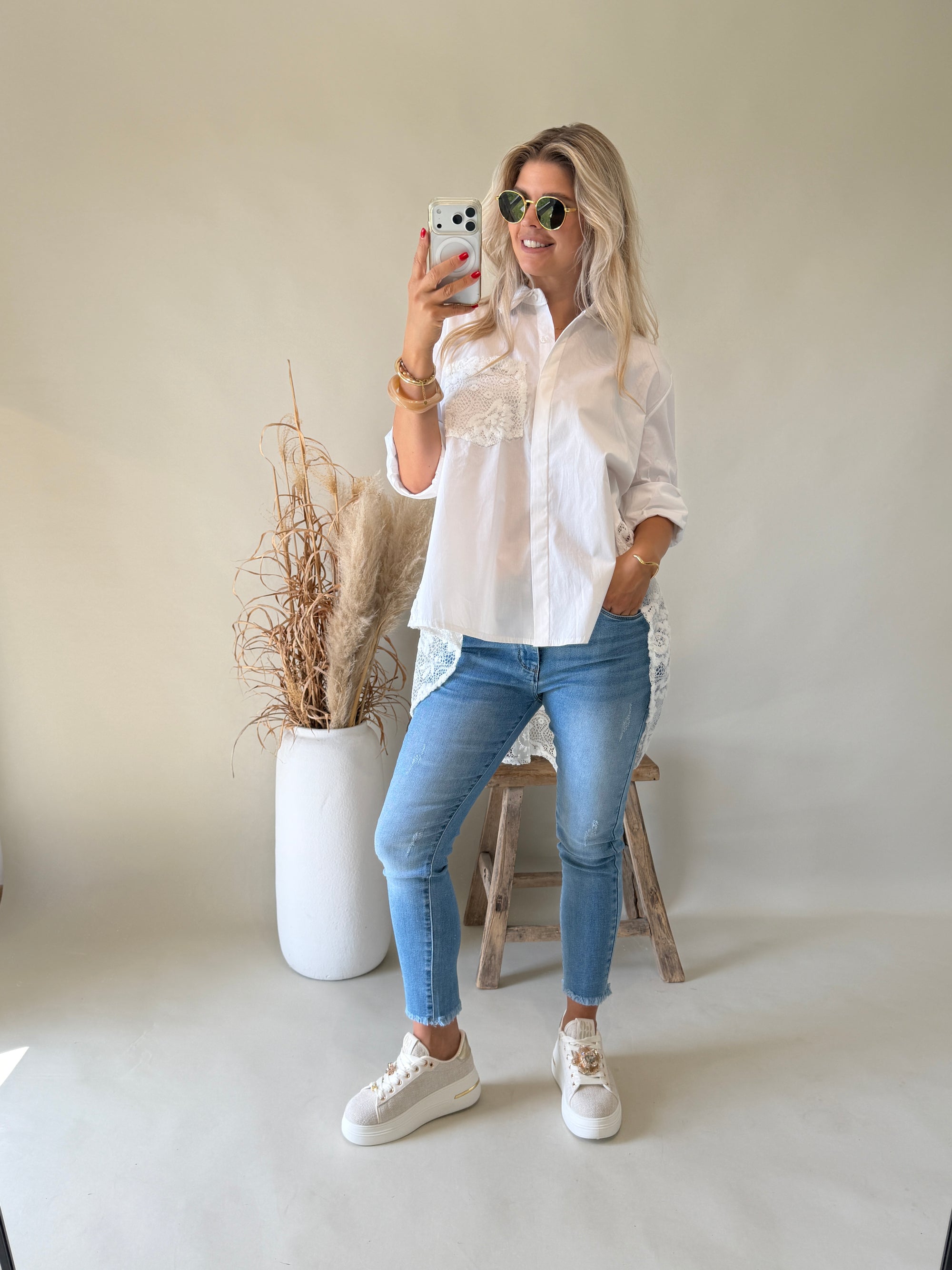 Bluse in Weiß mit Spitze