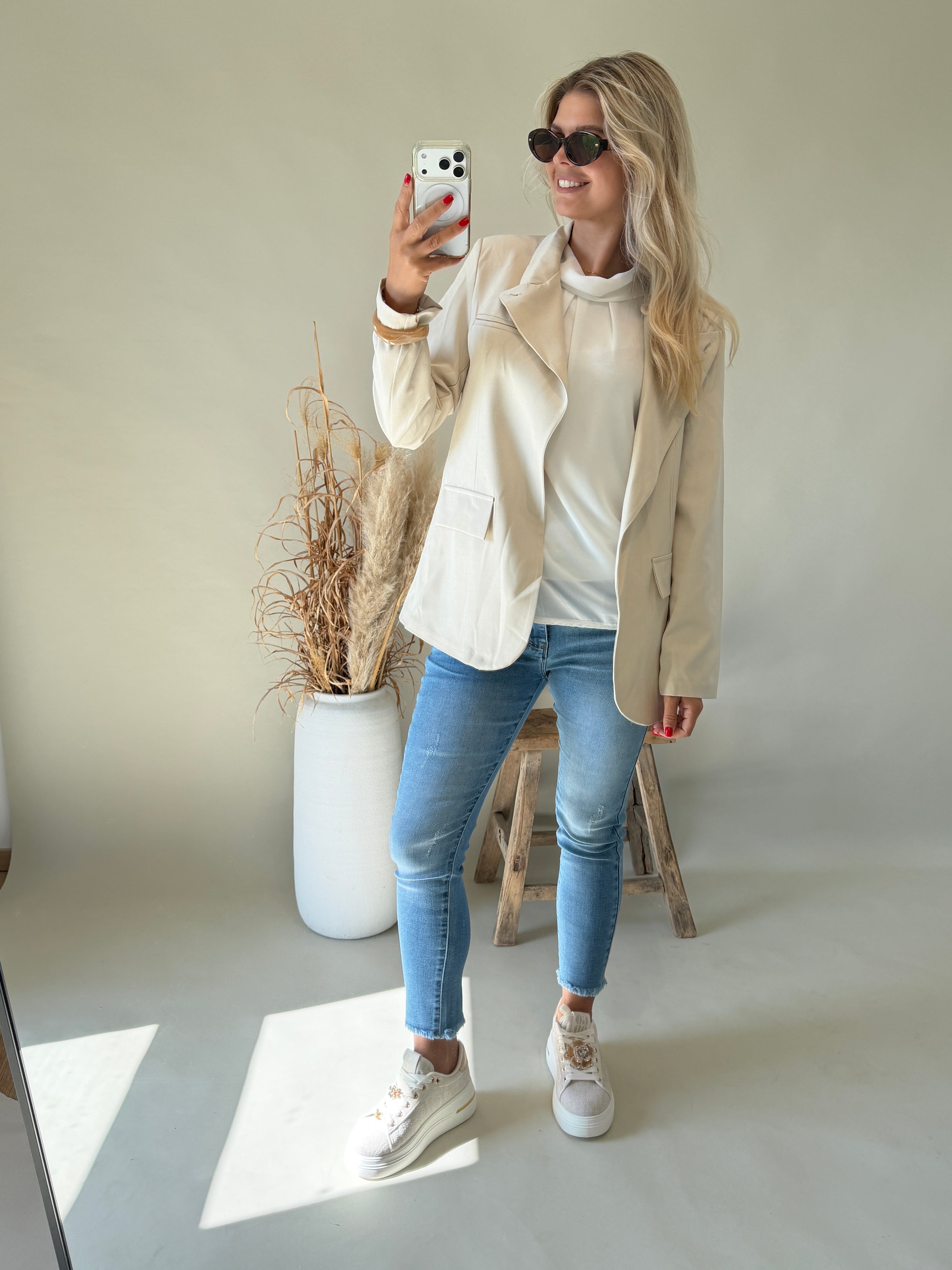 Bluse in Wollweiß ( ärmellos )