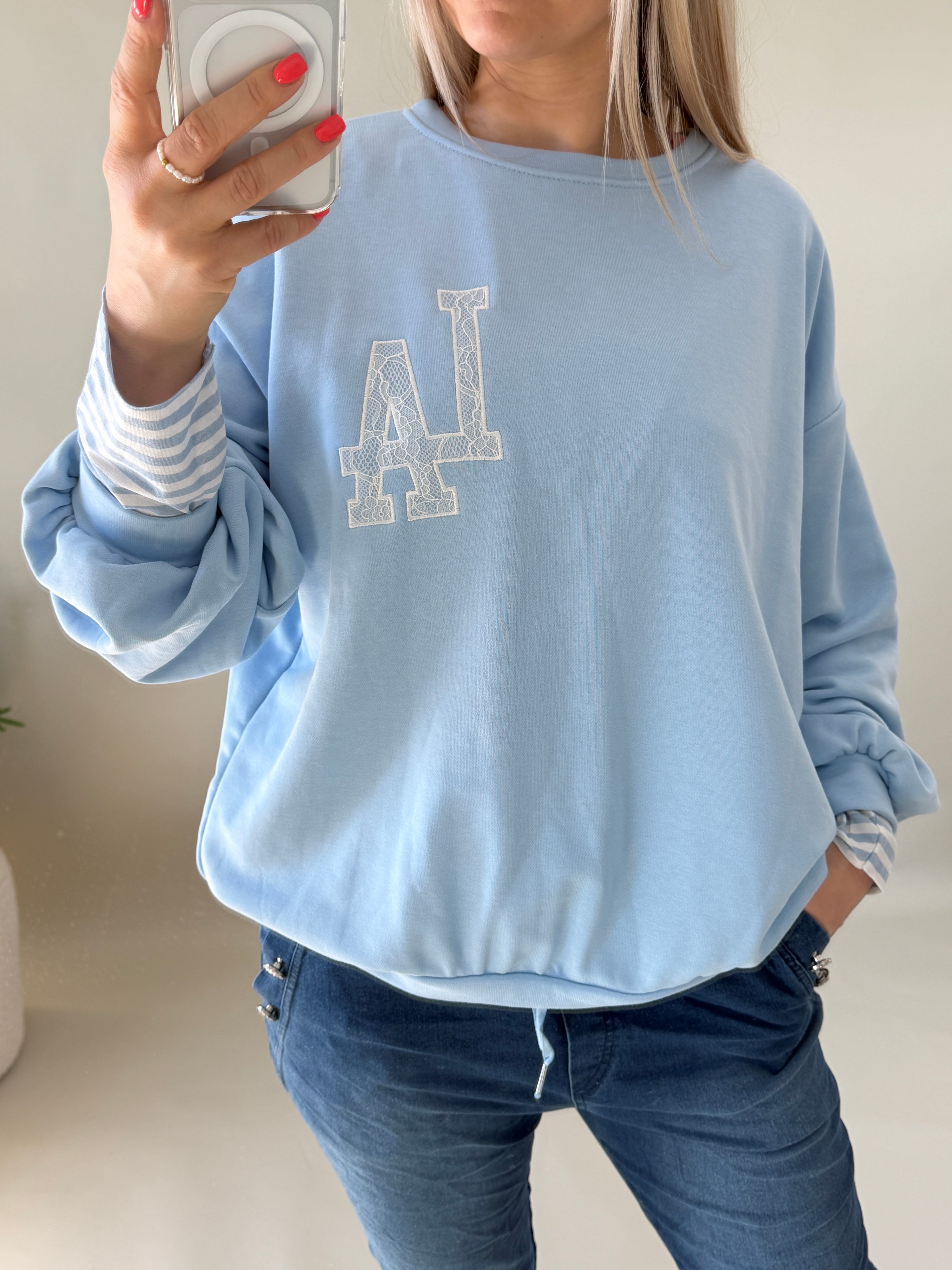 Sweatshirt in Hellblau mit Aufdruck LA aus Spitze