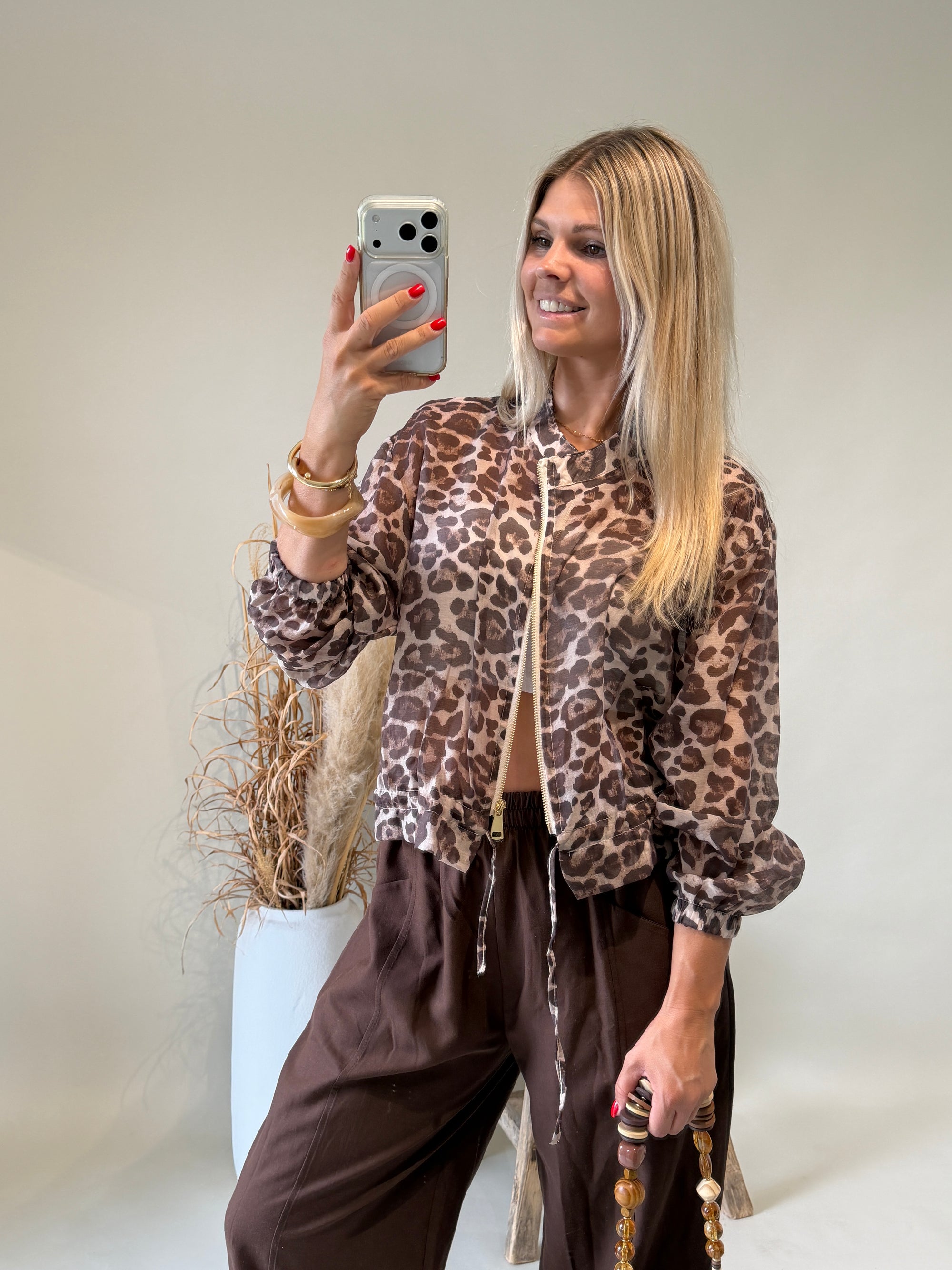Jacke in Schokobraun mit Leomuster