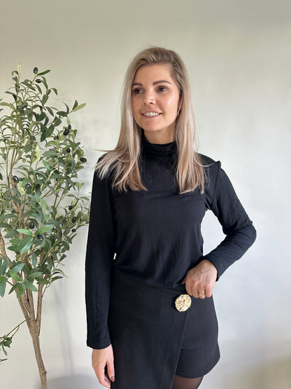 Shirt in Schwarz mit Rollkragen