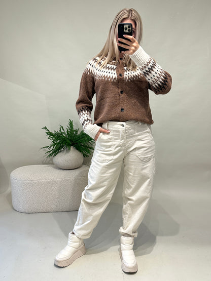 Strickjacke in Zimt/Wollweiß/Schwarz